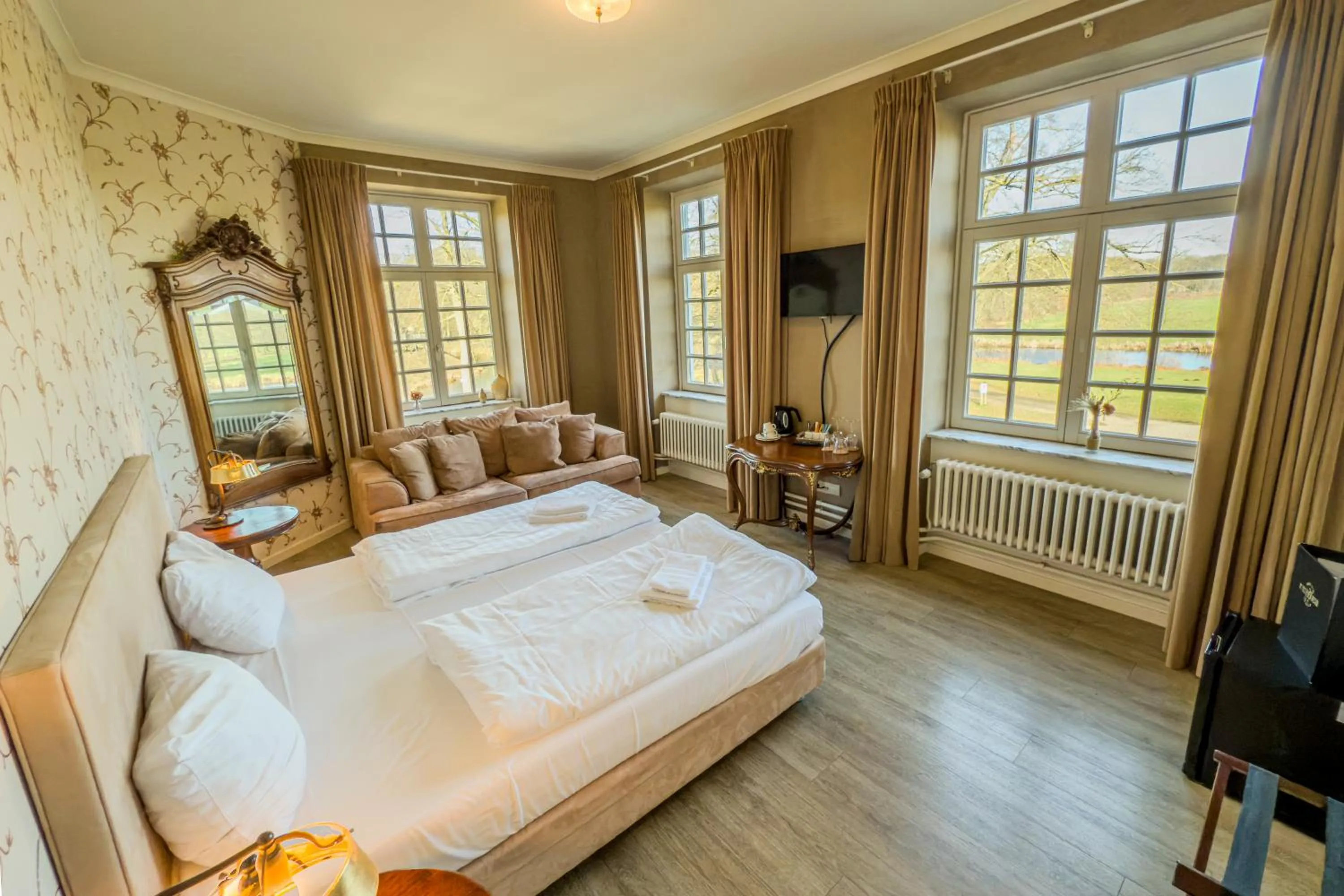 Bed in Kasteel Pietersheim Maastricht - Lanaken