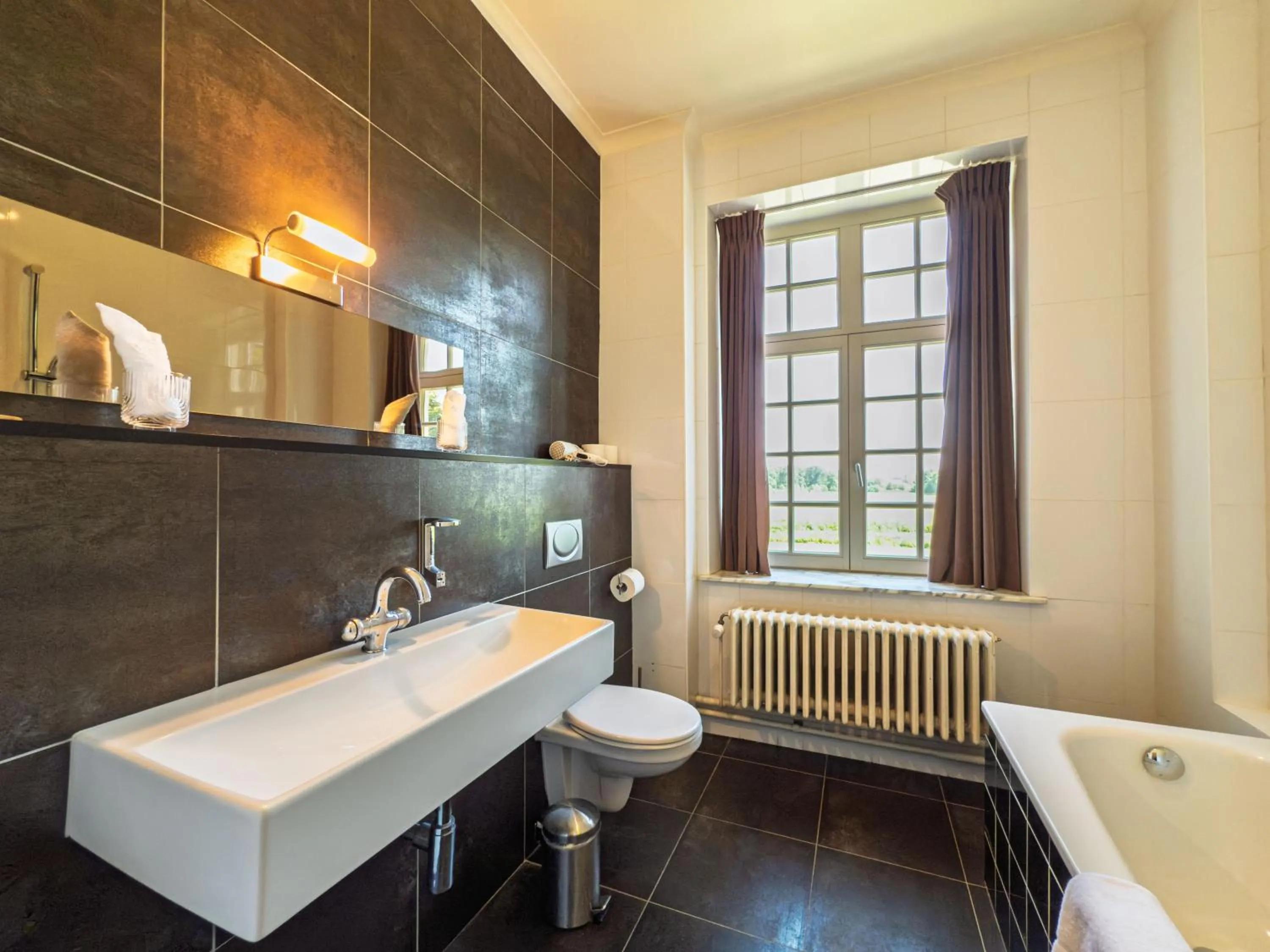 Bathroom in Kasteel Pietersheim Maastricht - Lanaken