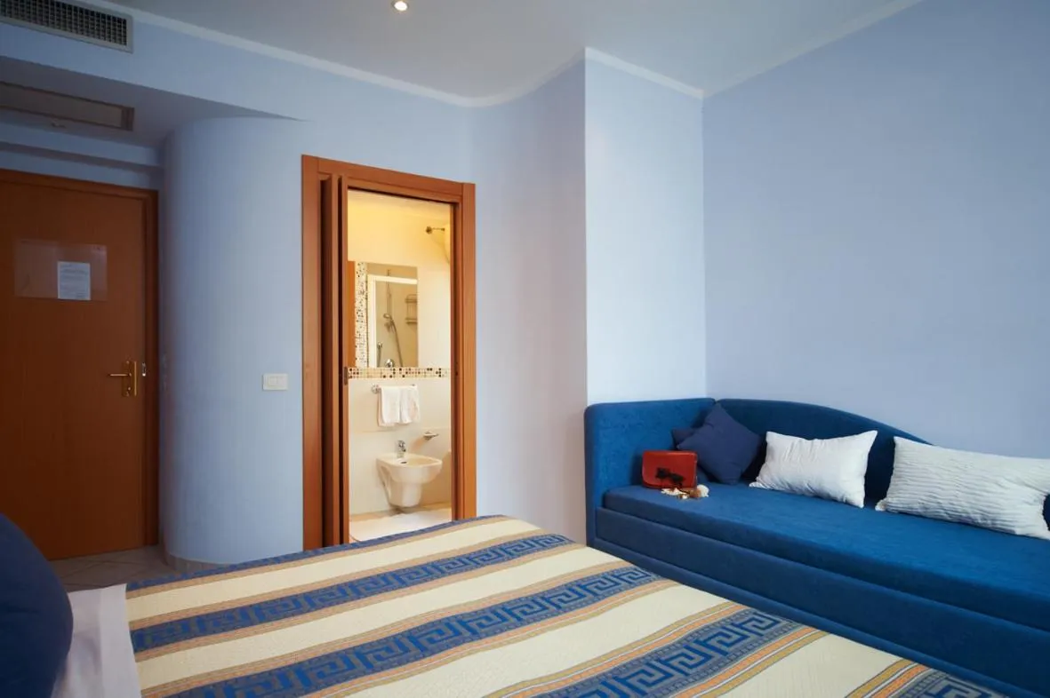 Photo of the whole room, Bed in Hotel Sirio