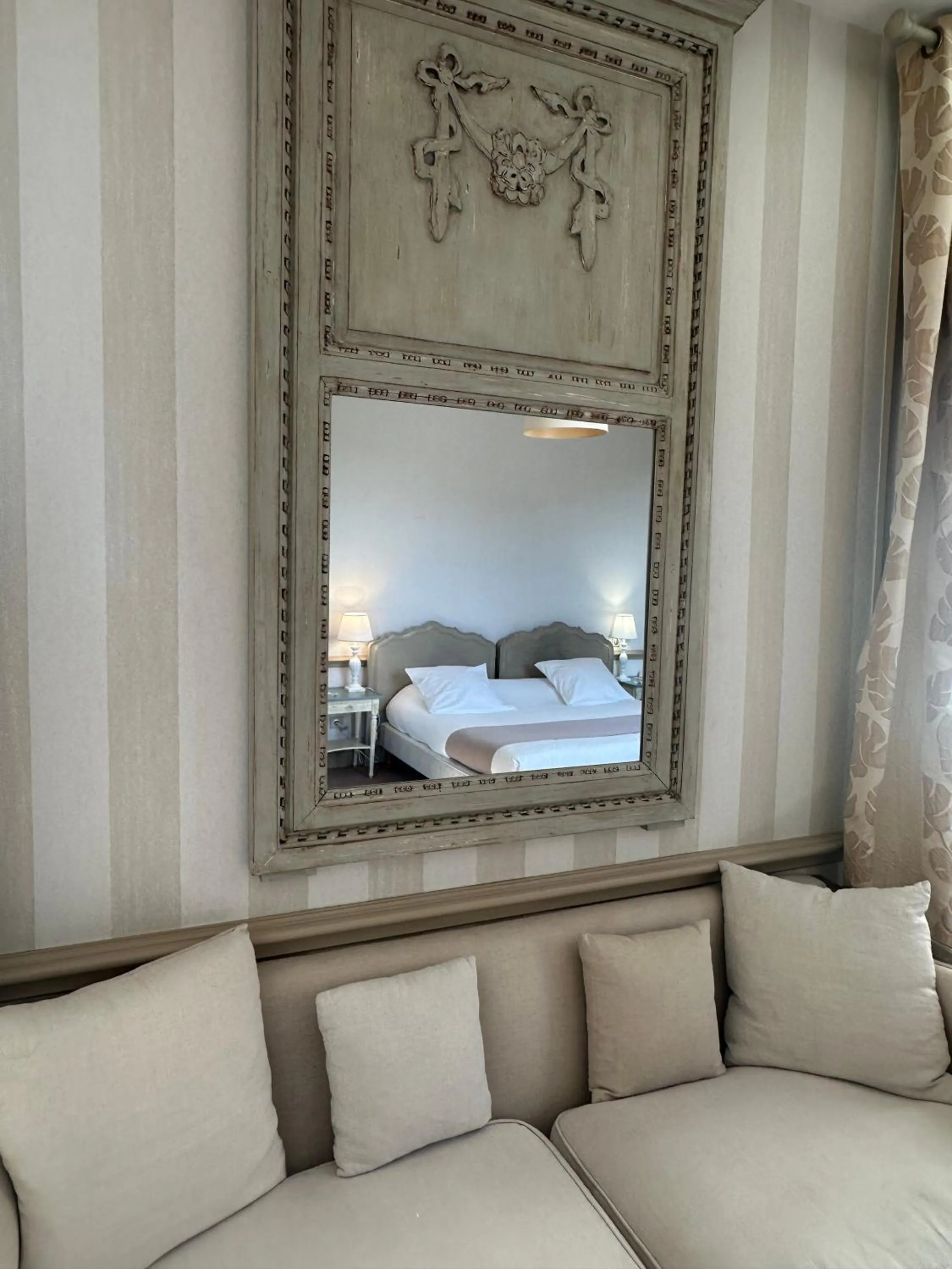 Bedroom, Bed in Hôtel Helvie