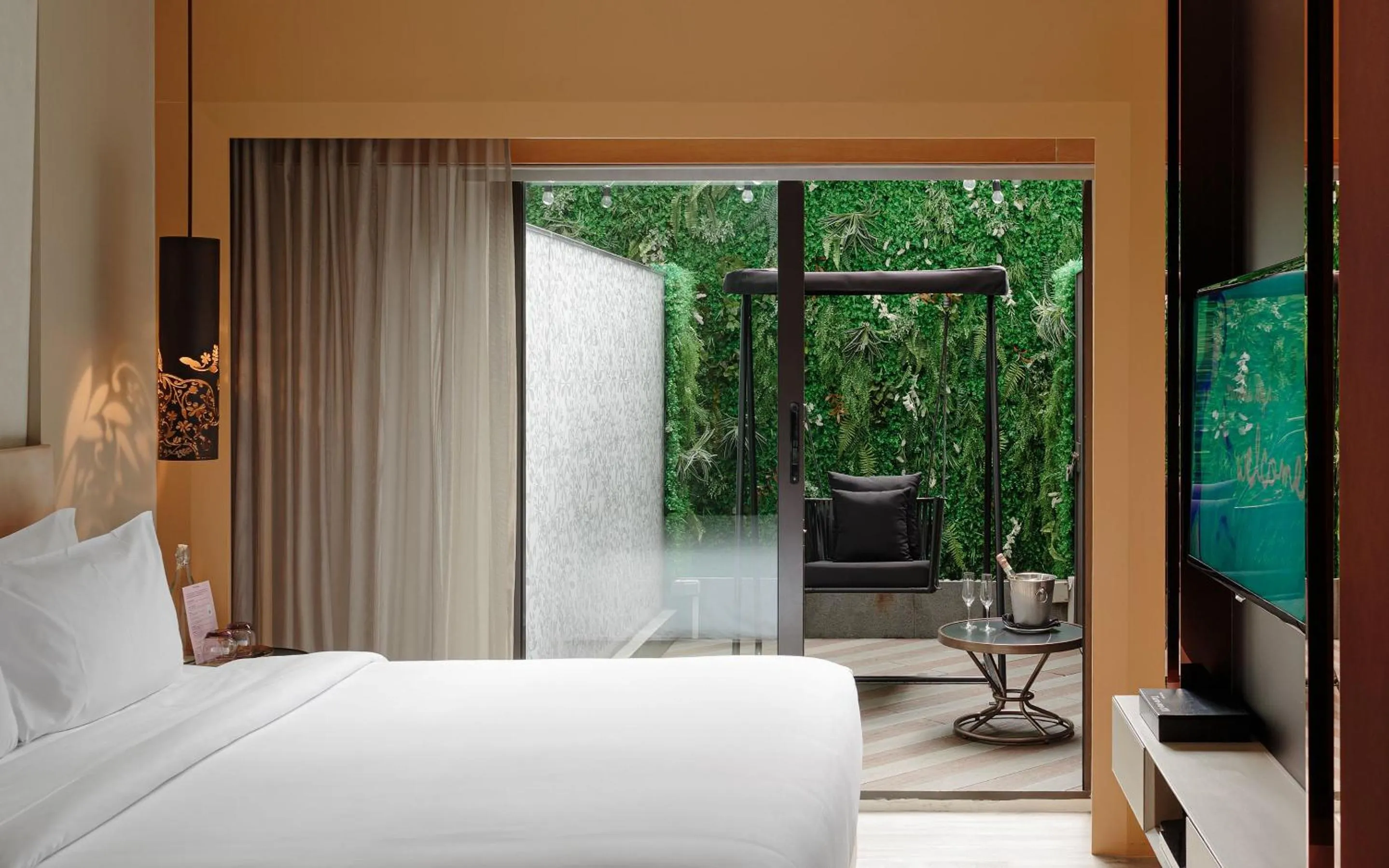 Patio, Bed in Naumi Hotel Singapore