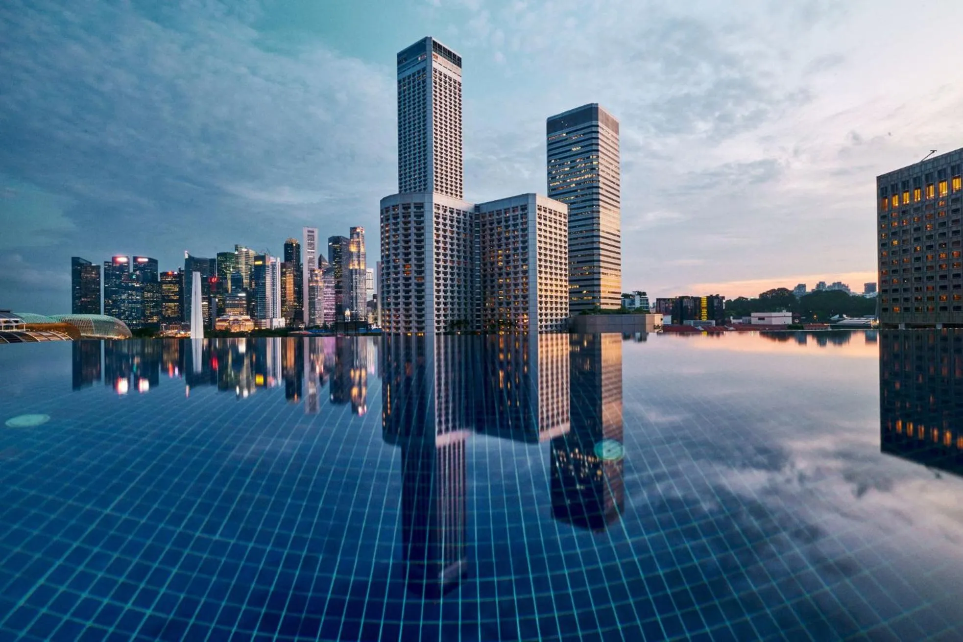 Swimming pool in Naumi Hotel Singapore