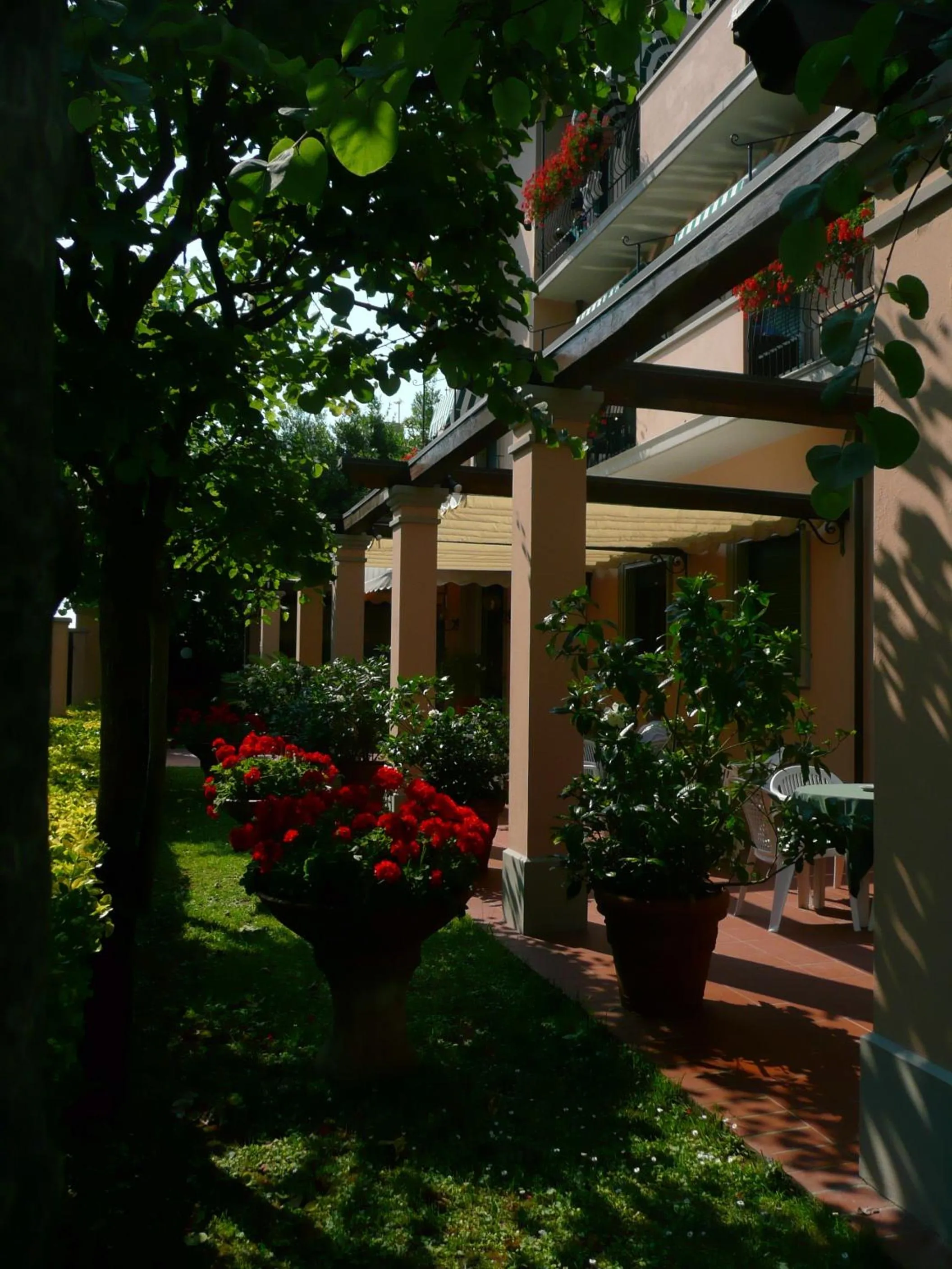Facade/entrance in Hotel Astor Victoria