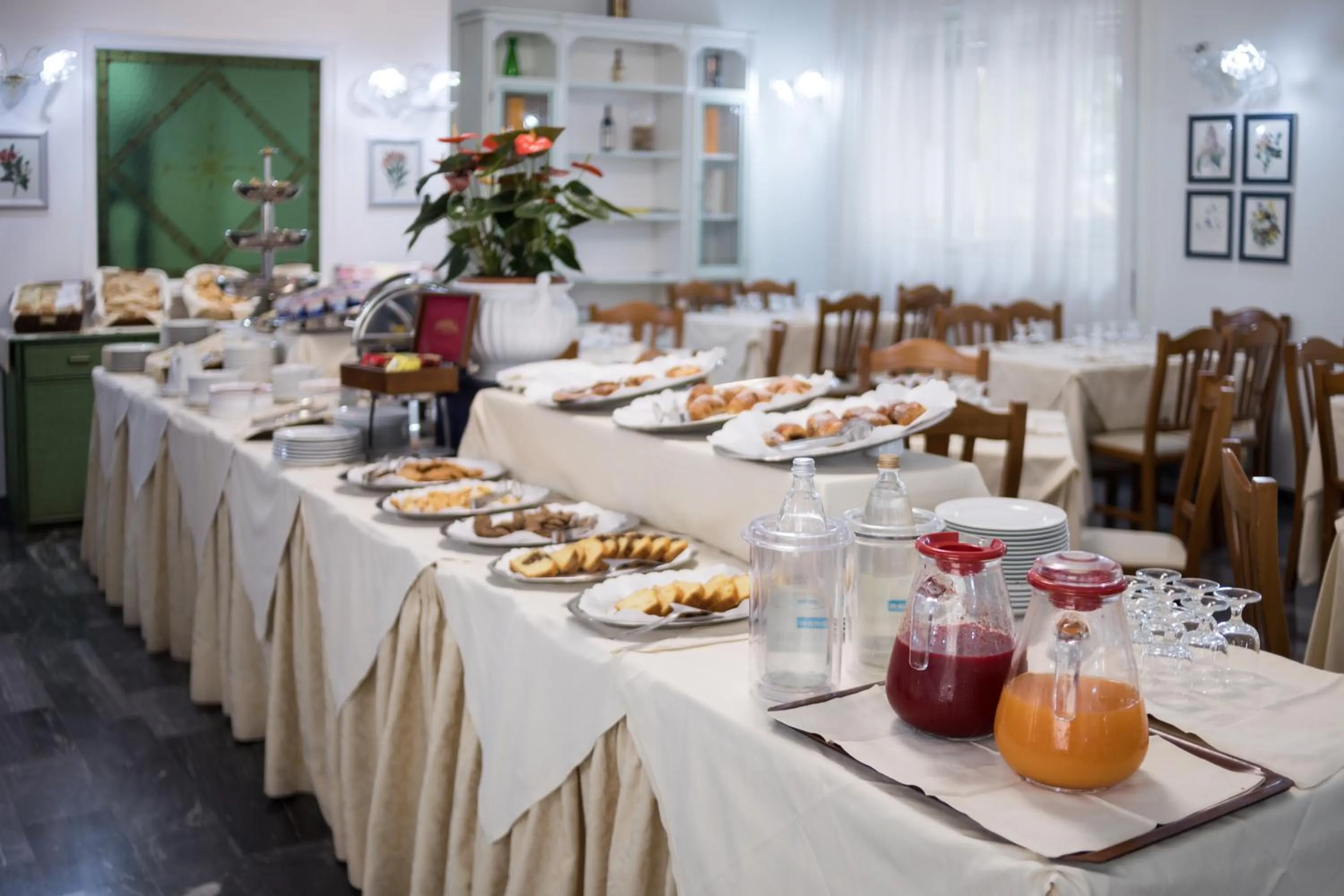 Breakfast in Hotel Astor Victoria