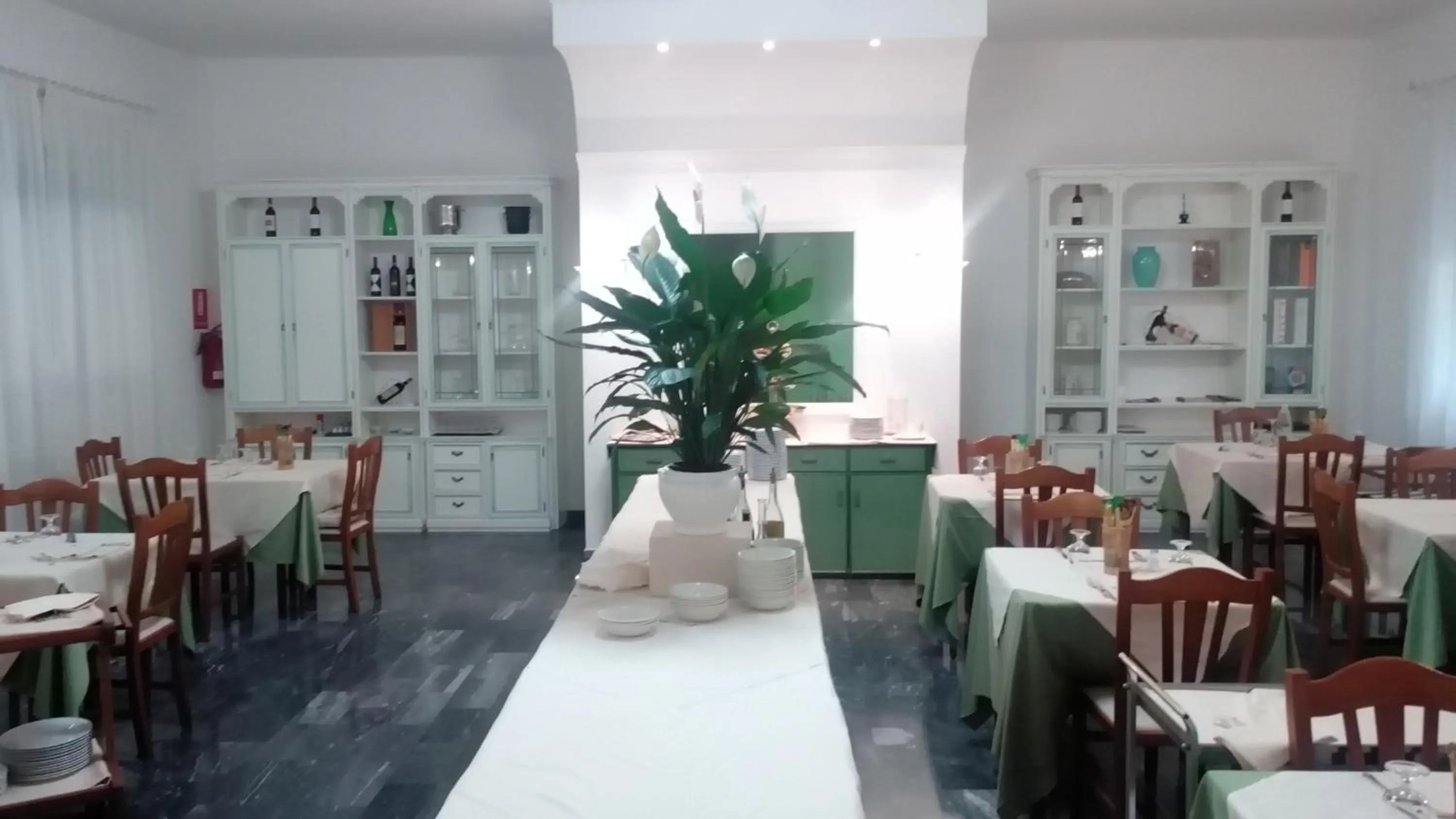 Restaurant/places to eat in Hotel Astor Victoria