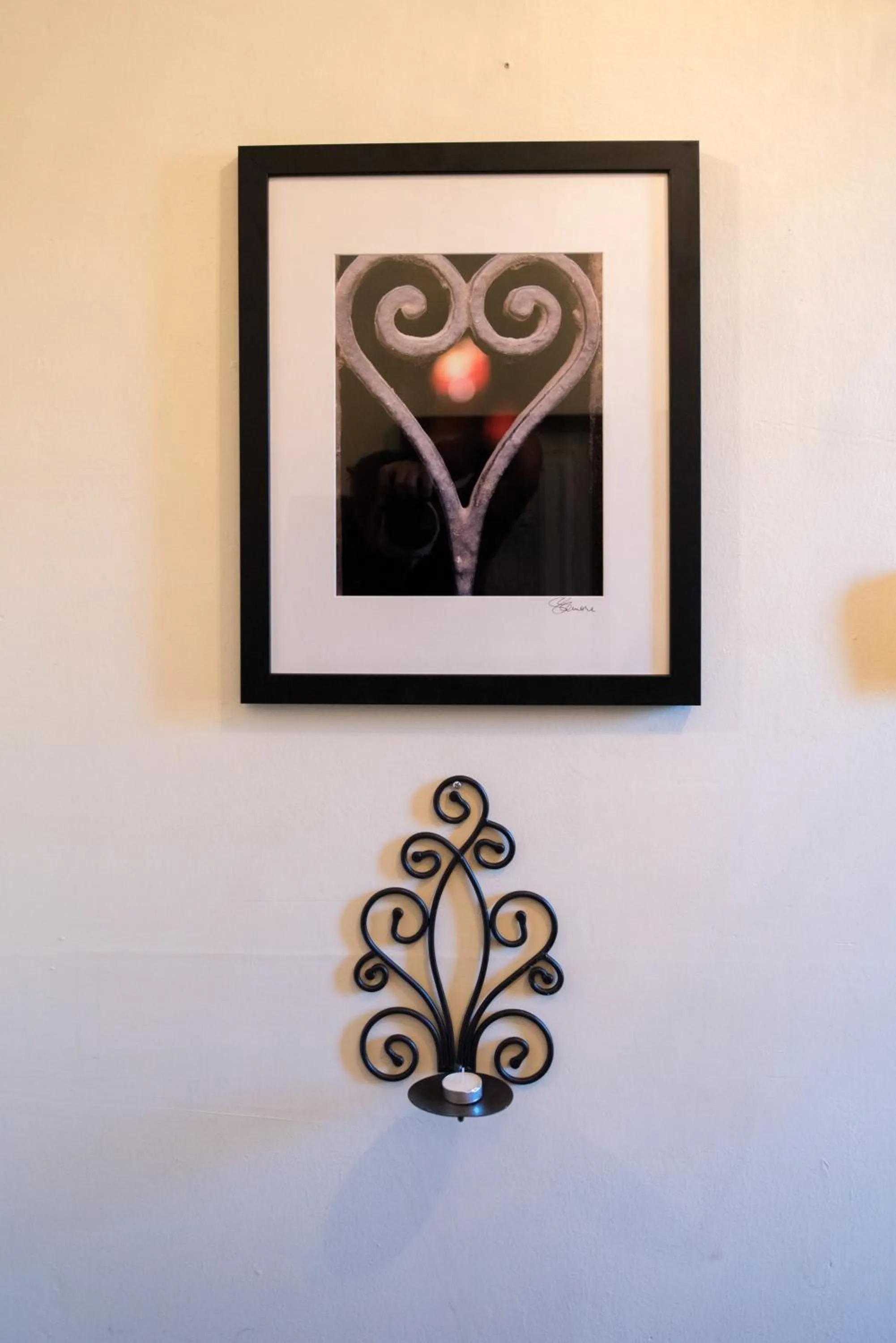 Decorative detail in Downtown Memphis Shellcrest Apartments