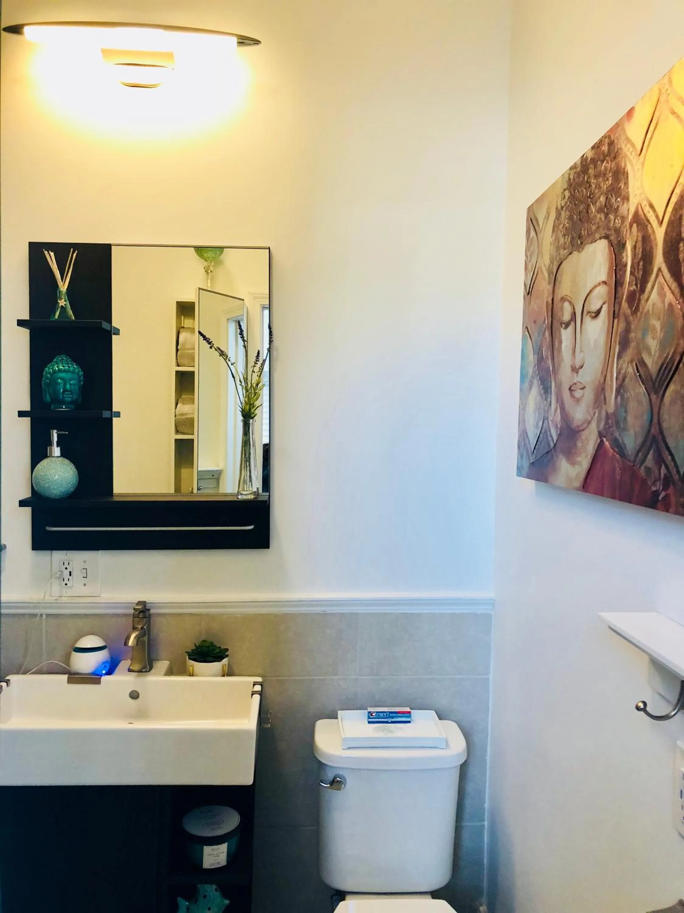 Shower in Downtown Memphis Shellcrest Apartments