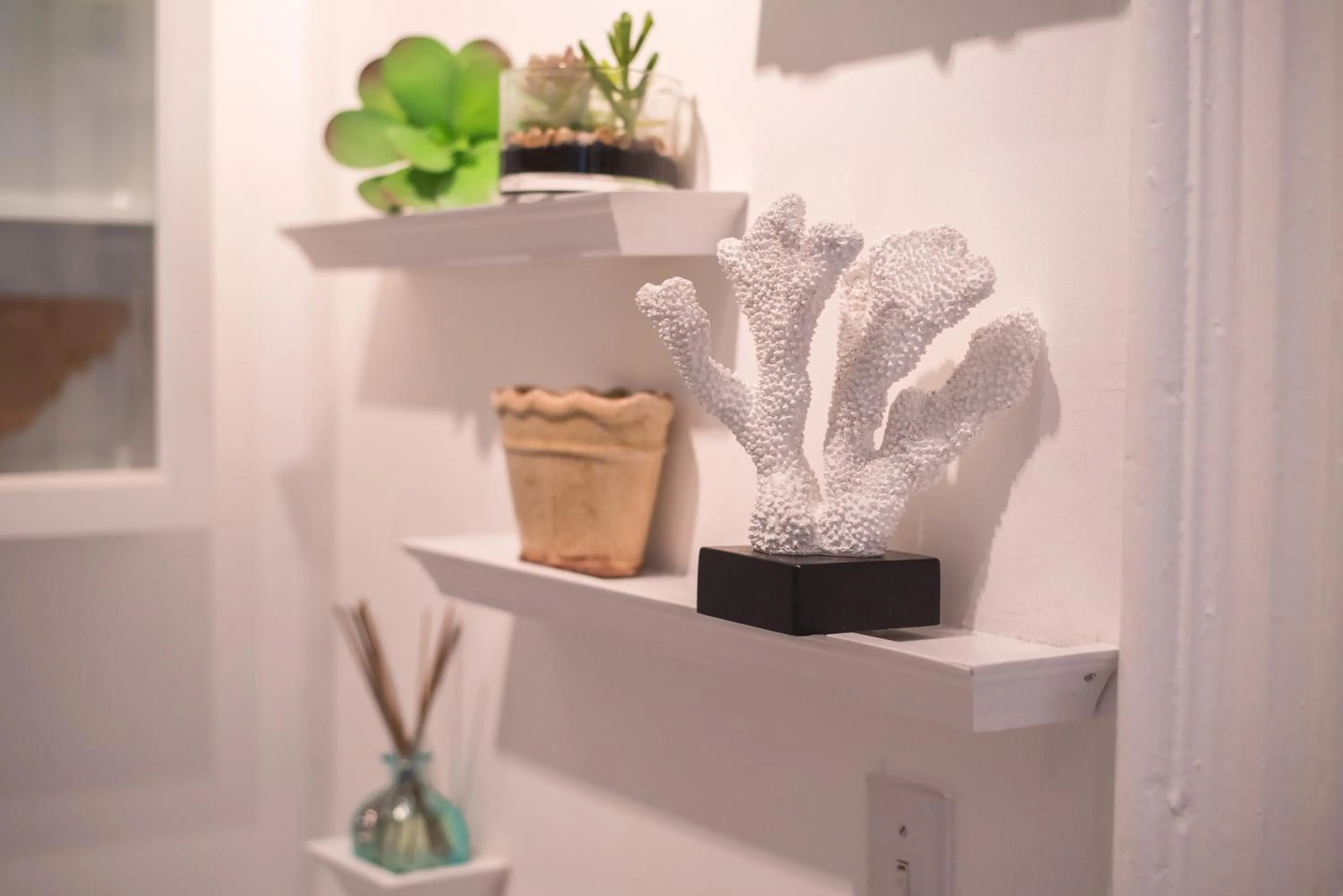 Decorative detail in Downtown Memphis Shellcrest Apartments