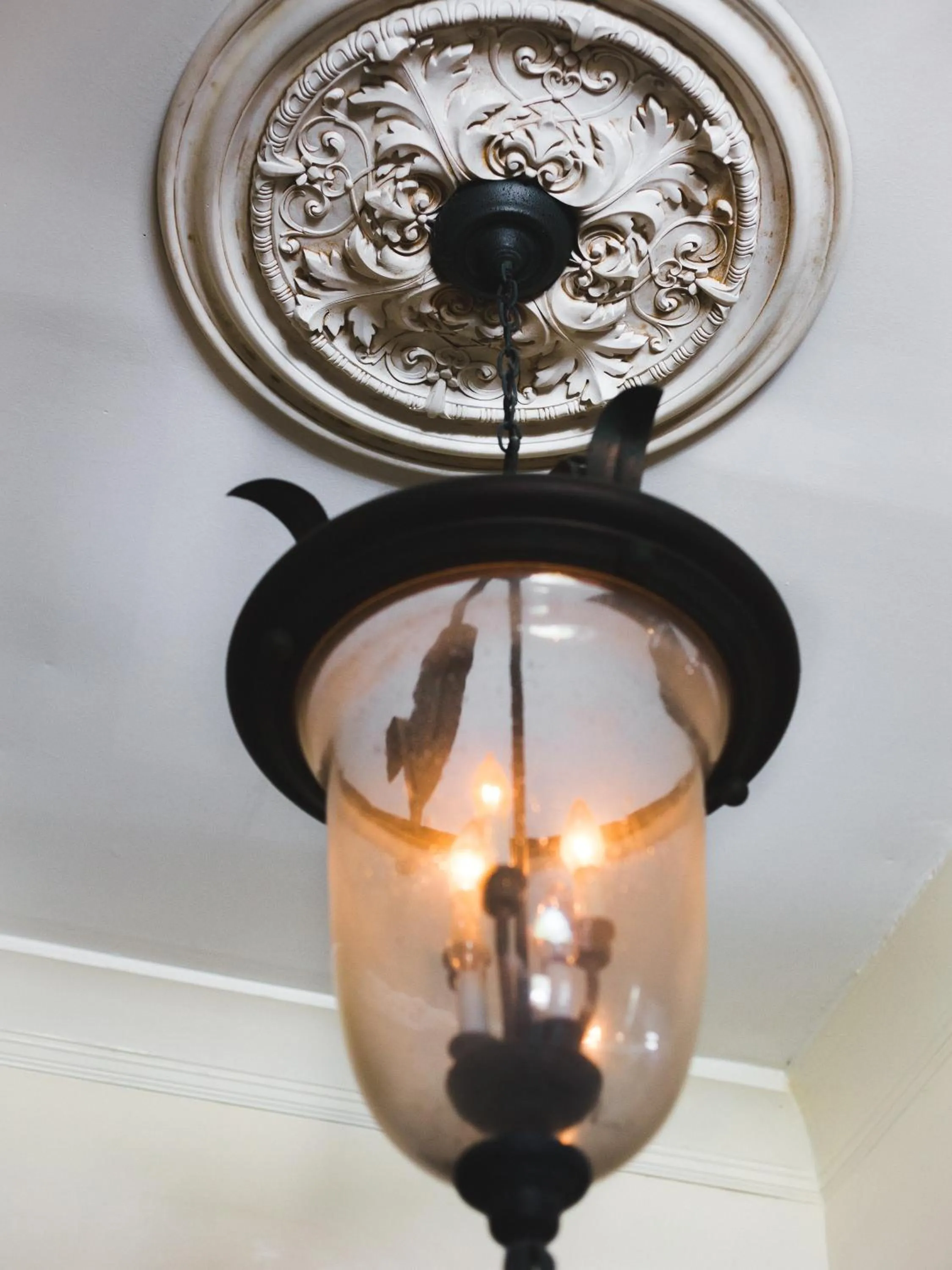 Decorative detail in Downtown Memphis Shellcrest Apartments