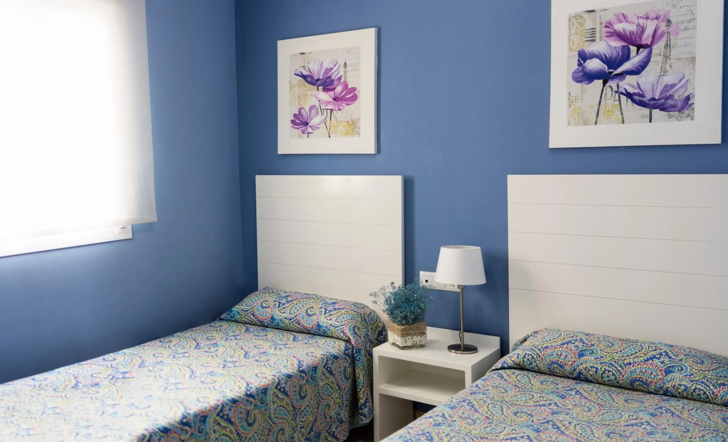 Bedroom, Bed in Mena Plaza