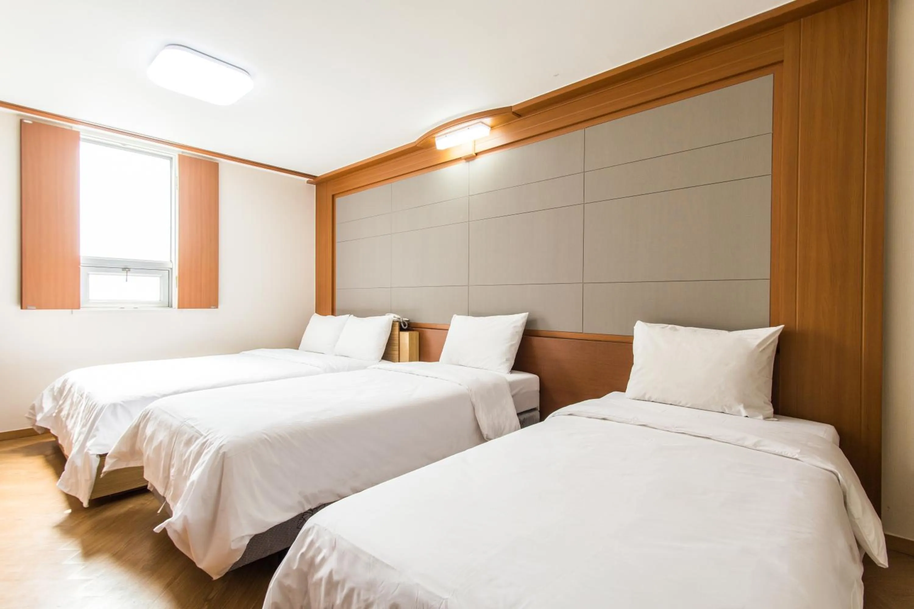 Photo of the whole room, Bed in Incheon Airtel