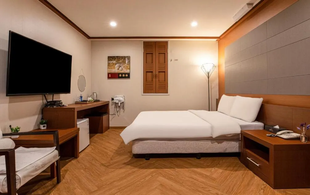 Photo of the whole room, Bed in Incheon Airtel