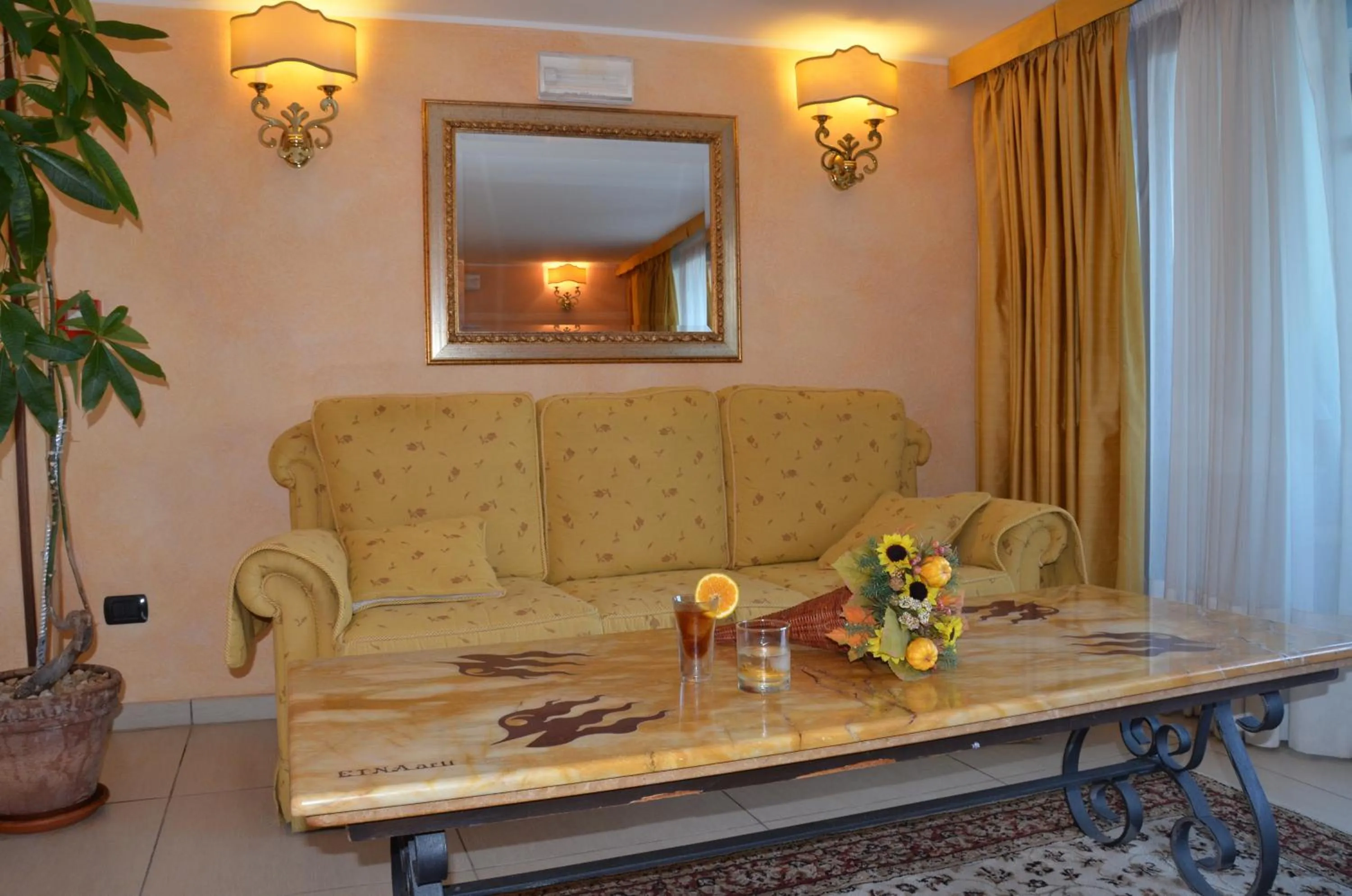 Lobby or reception in Kalos Hotel