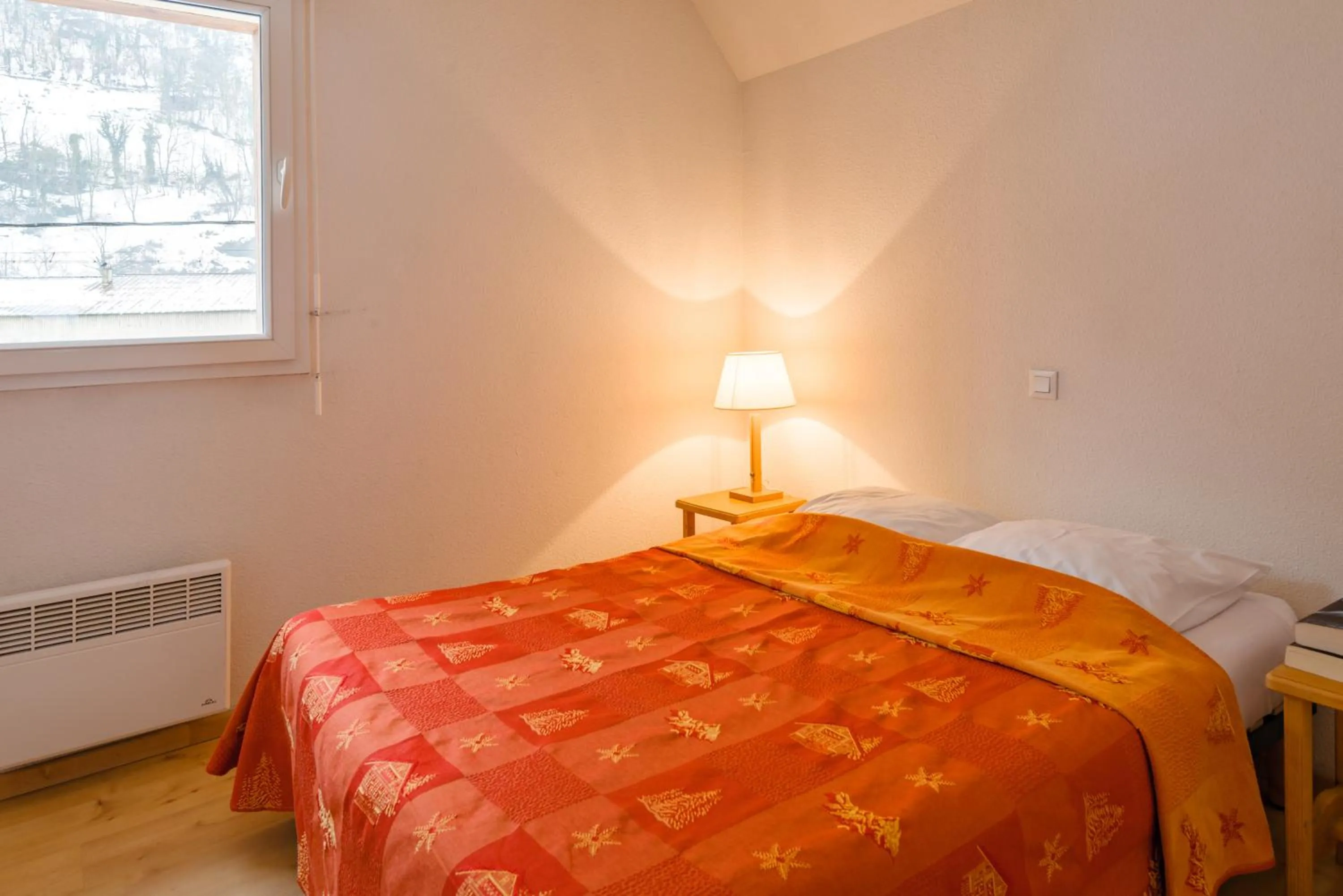 Bedroom, Bed in Lagrange Vacances Les Pics d'Aran