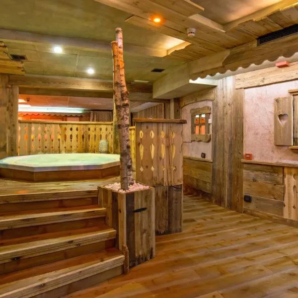 Hot Tub in Relais Du Foyer