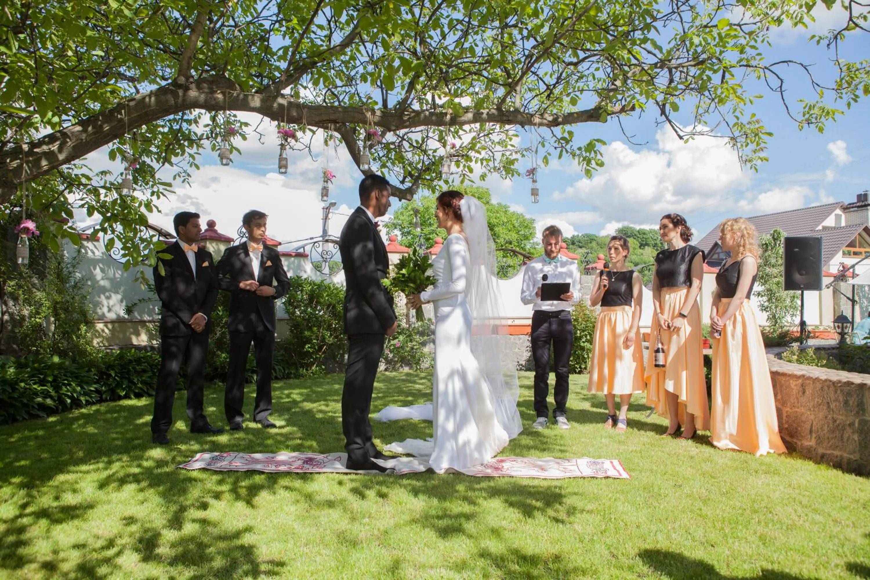 Garden in Oselya Hotel