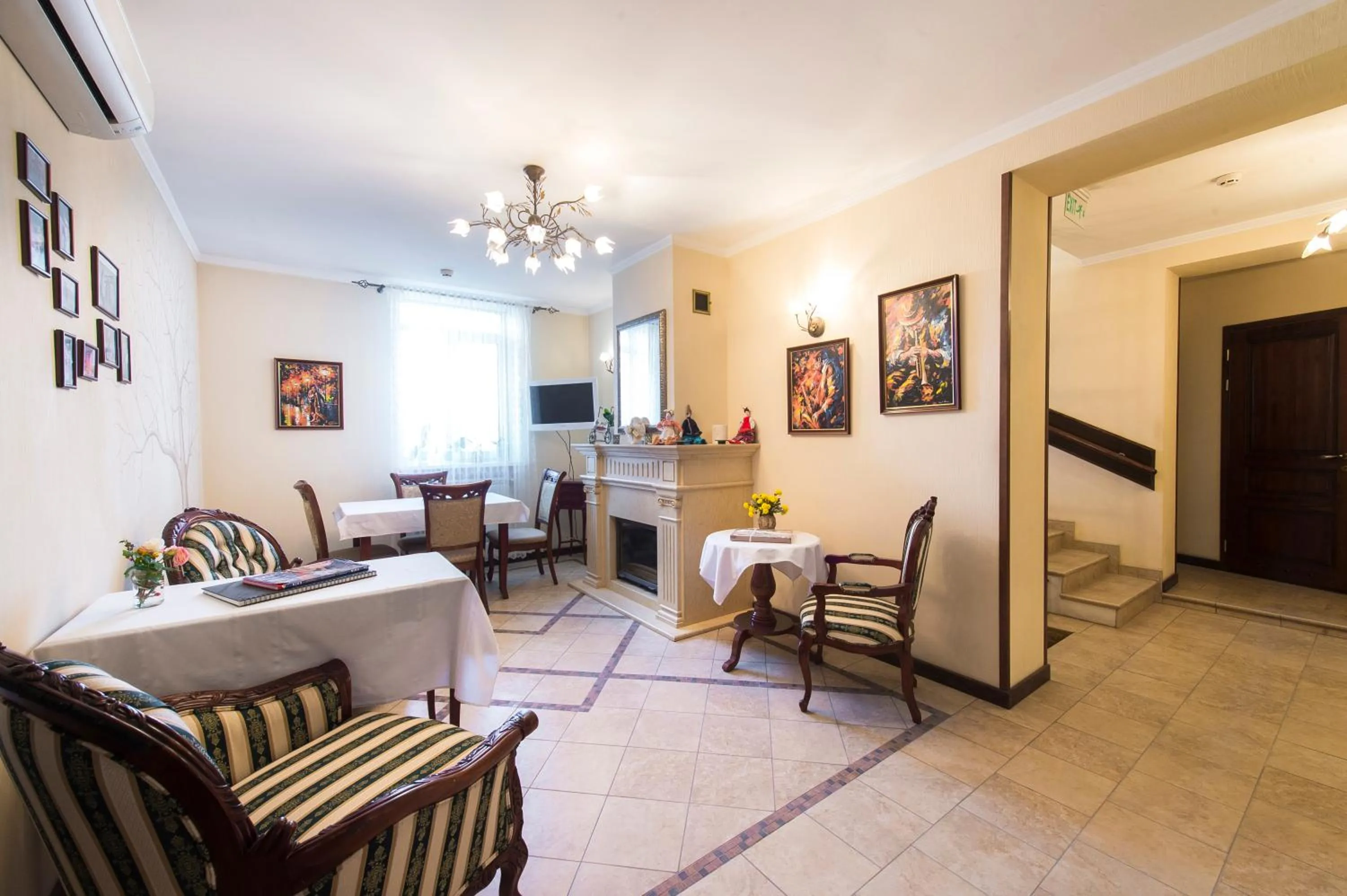 Lobby or reception in Oselya Hotel