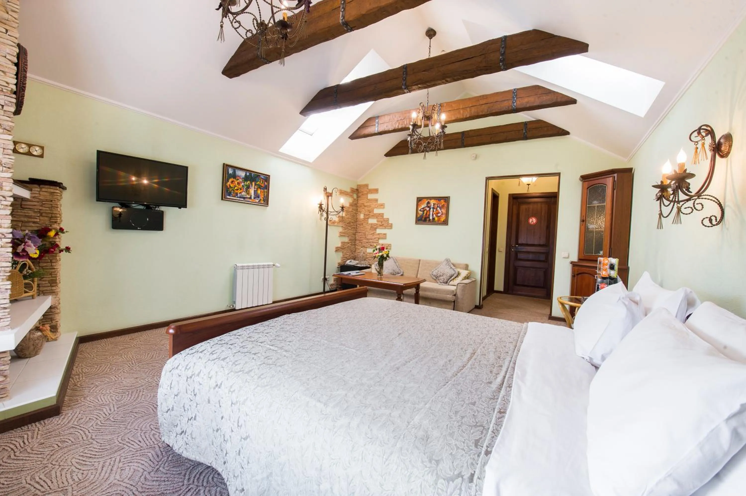 Photo of the whole room, Bed in Oselya Hotel