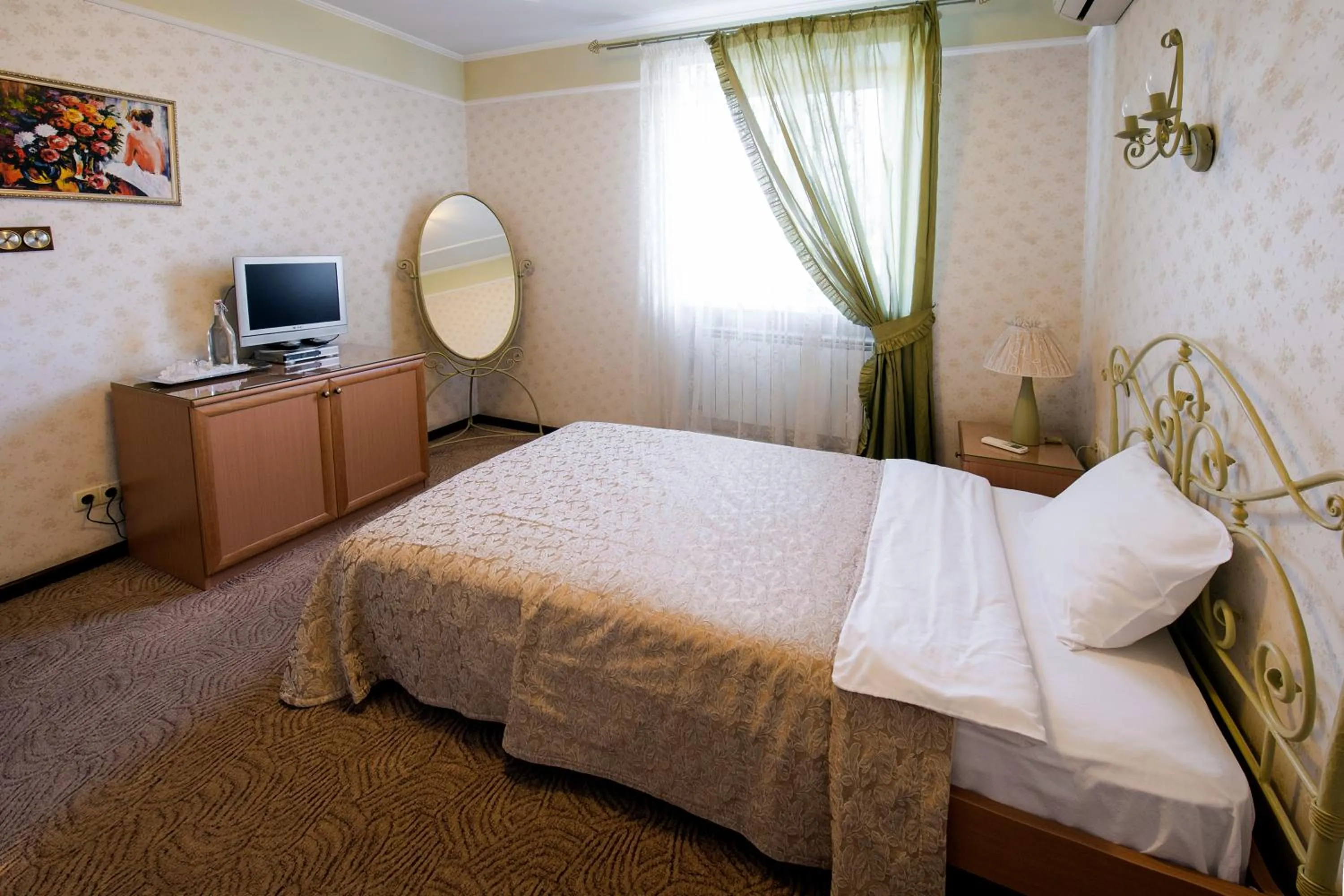 Photo of the whole room, Bed in Oselya Hotel