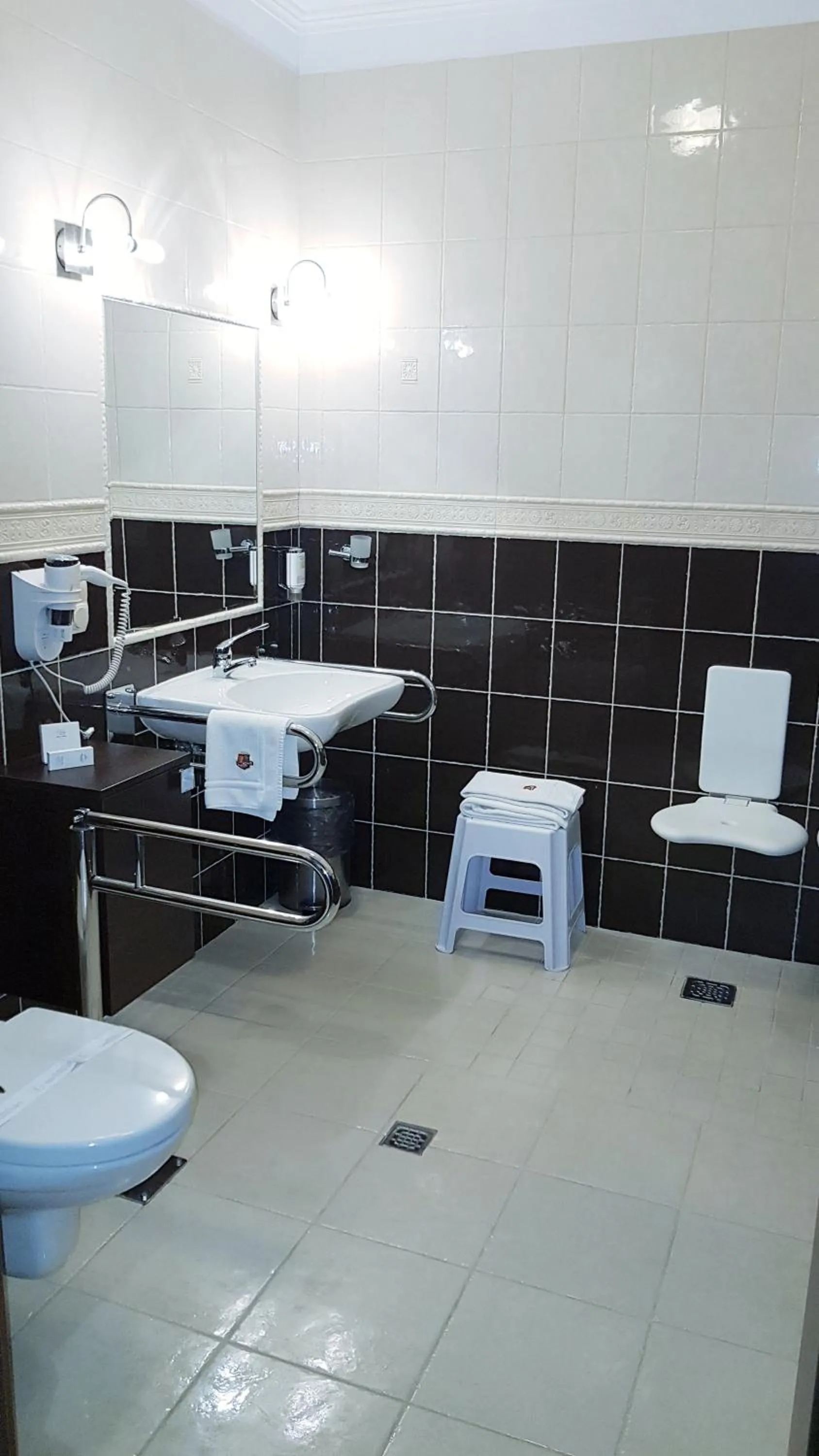 Bathroom in Oławian Hotel