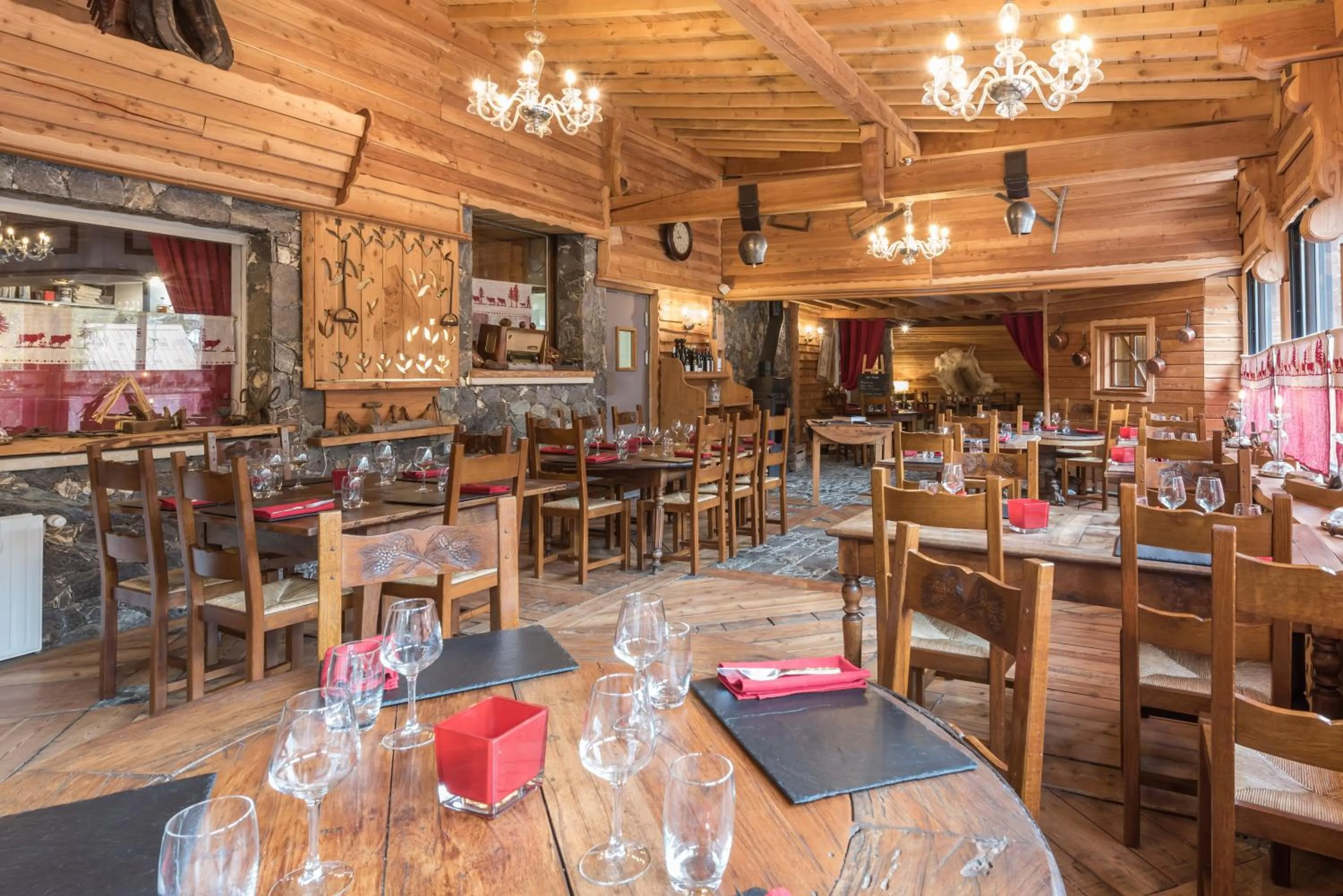 Restaurant/places to eat in Hotel l'Ecureuil