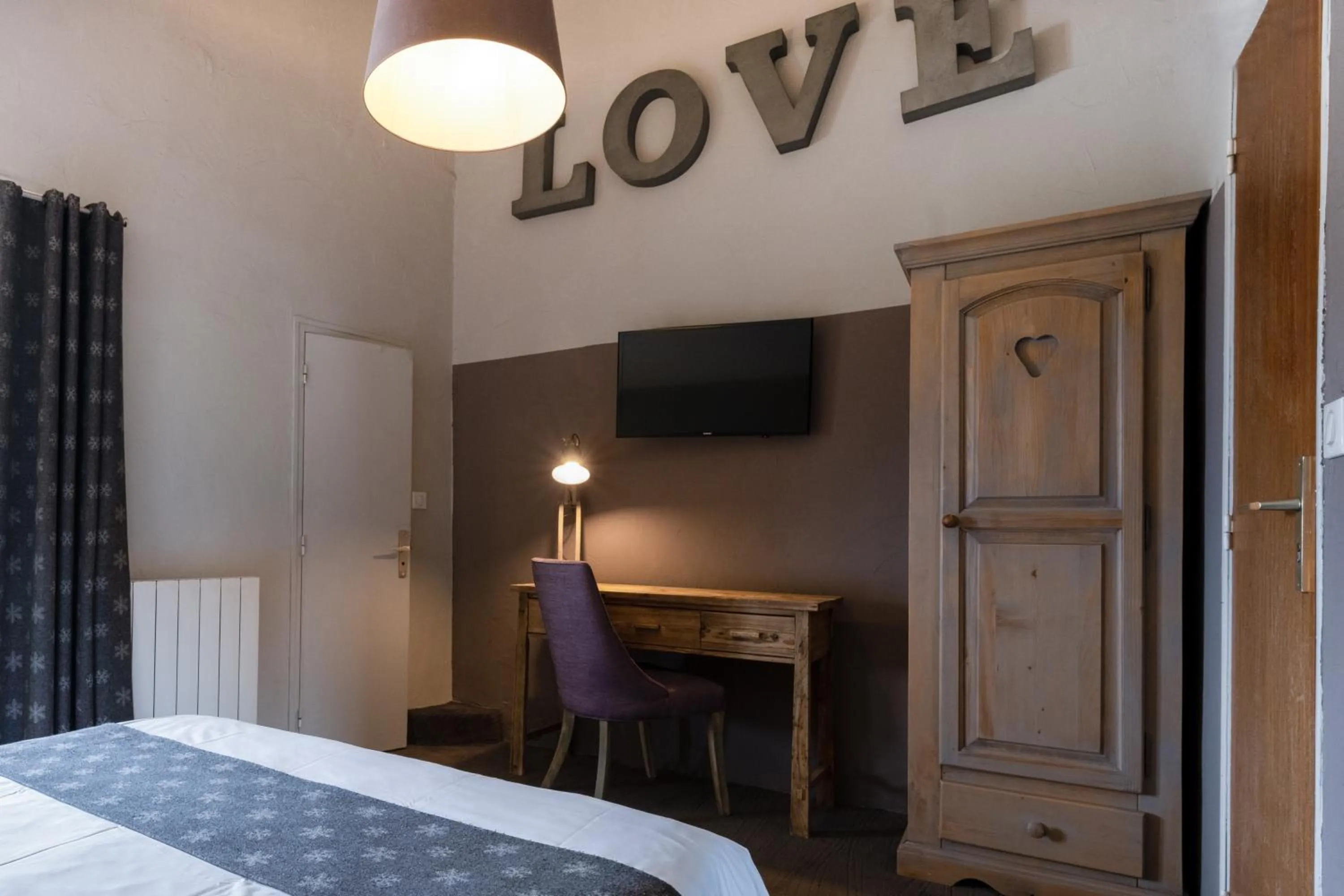 Bed in Hotel l'Ecureuil