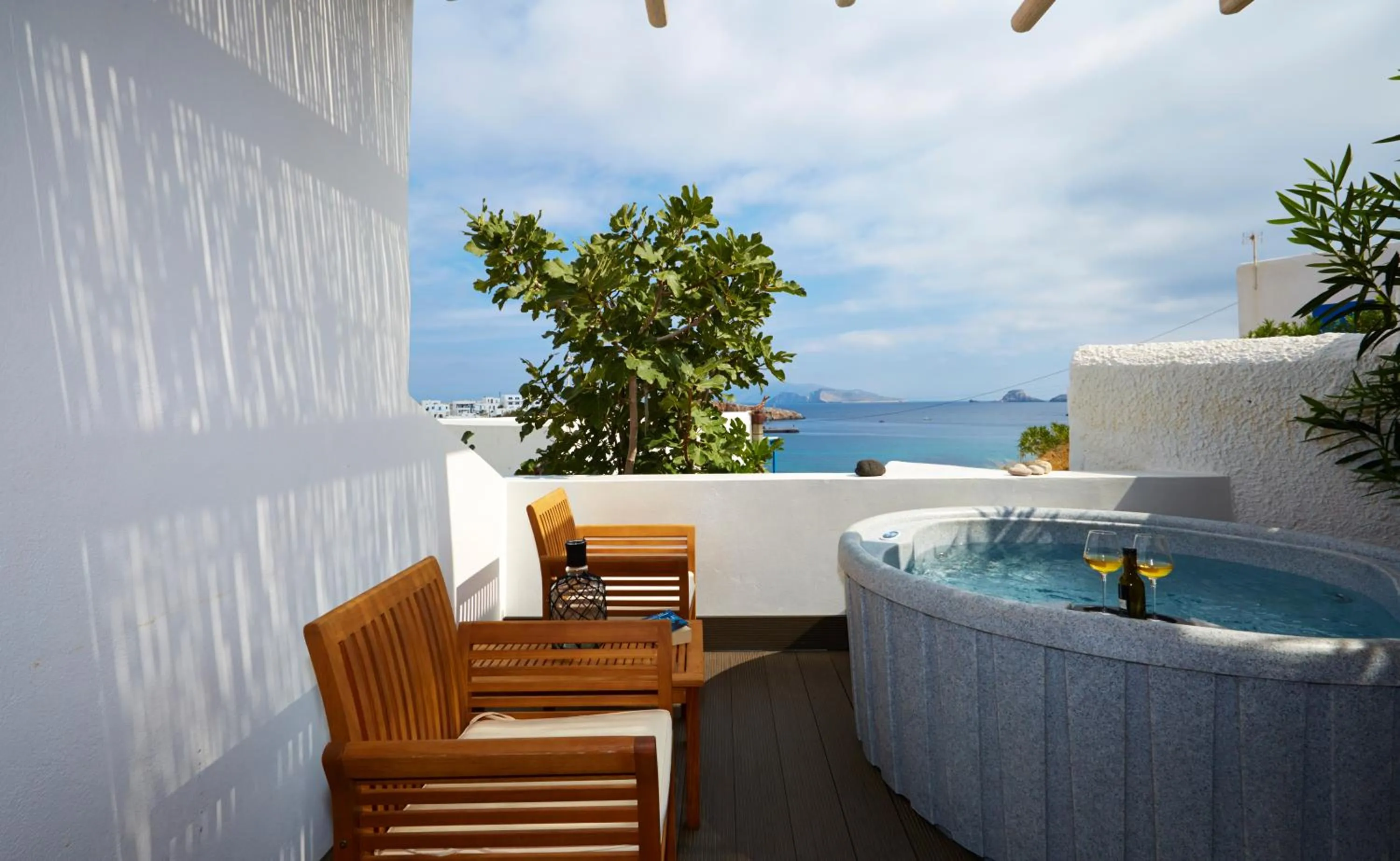 Hot Tub in Vrahos Boutique Hotel