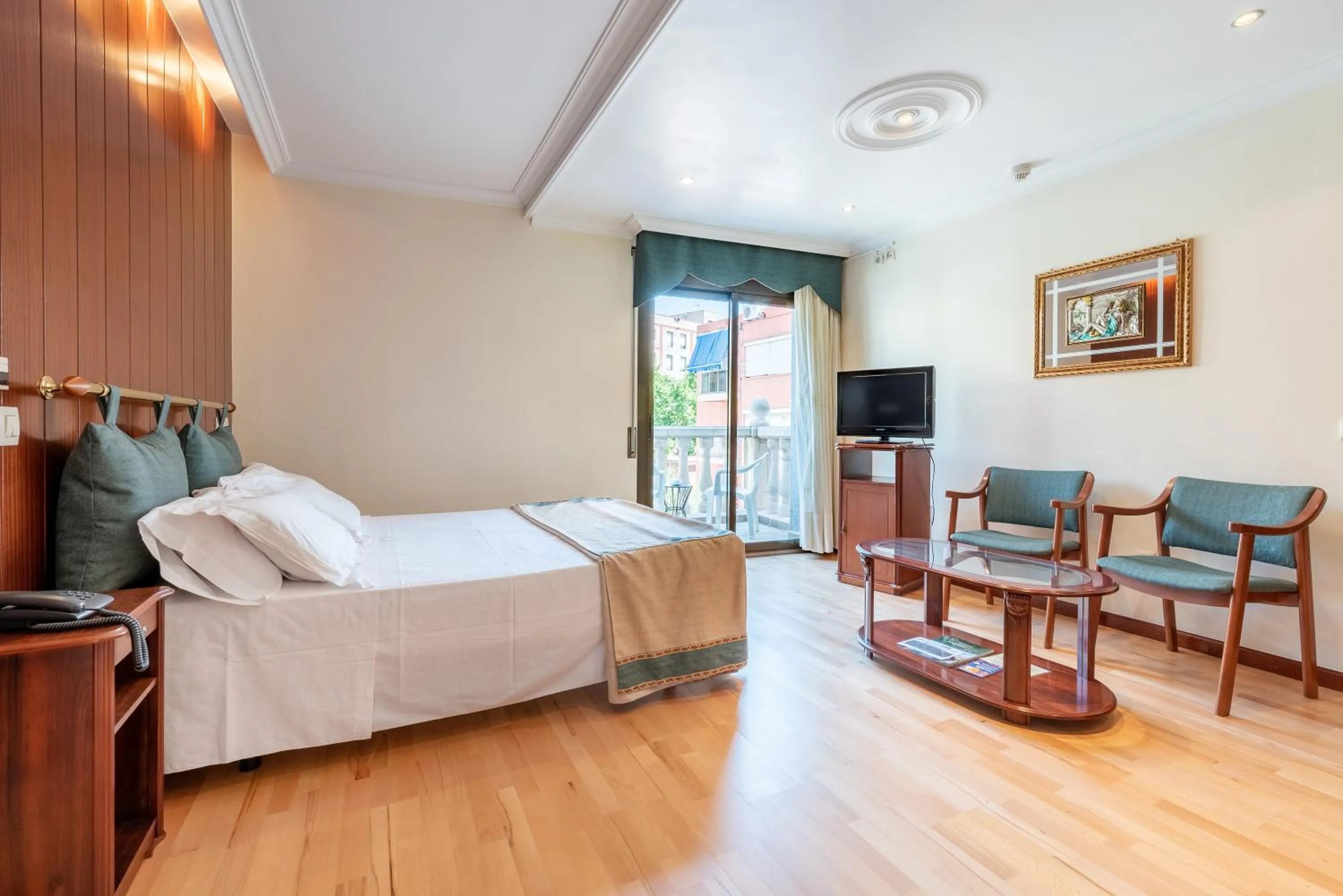 Bed in Hotel Canadá