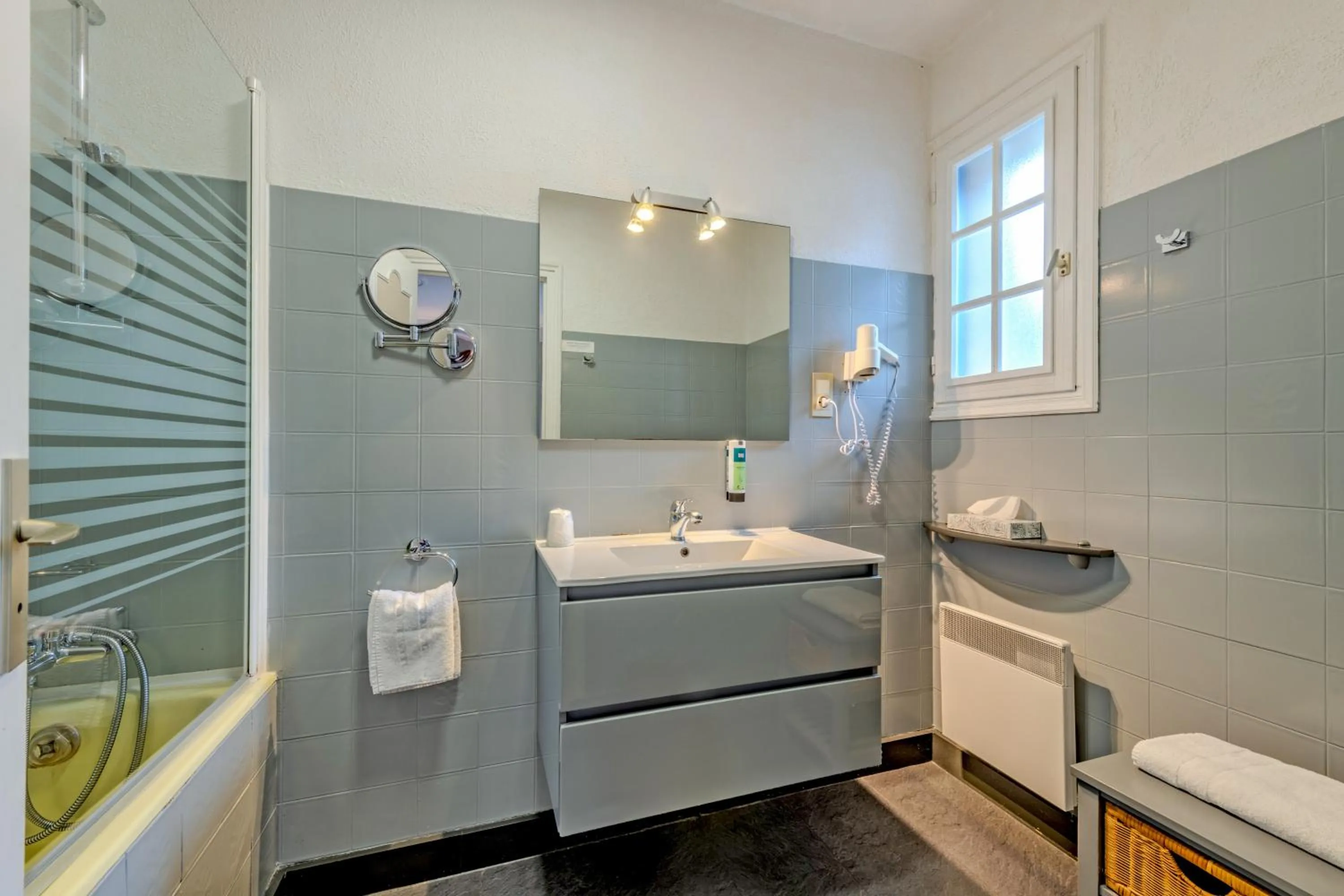 Logis Hotel De La Corniche