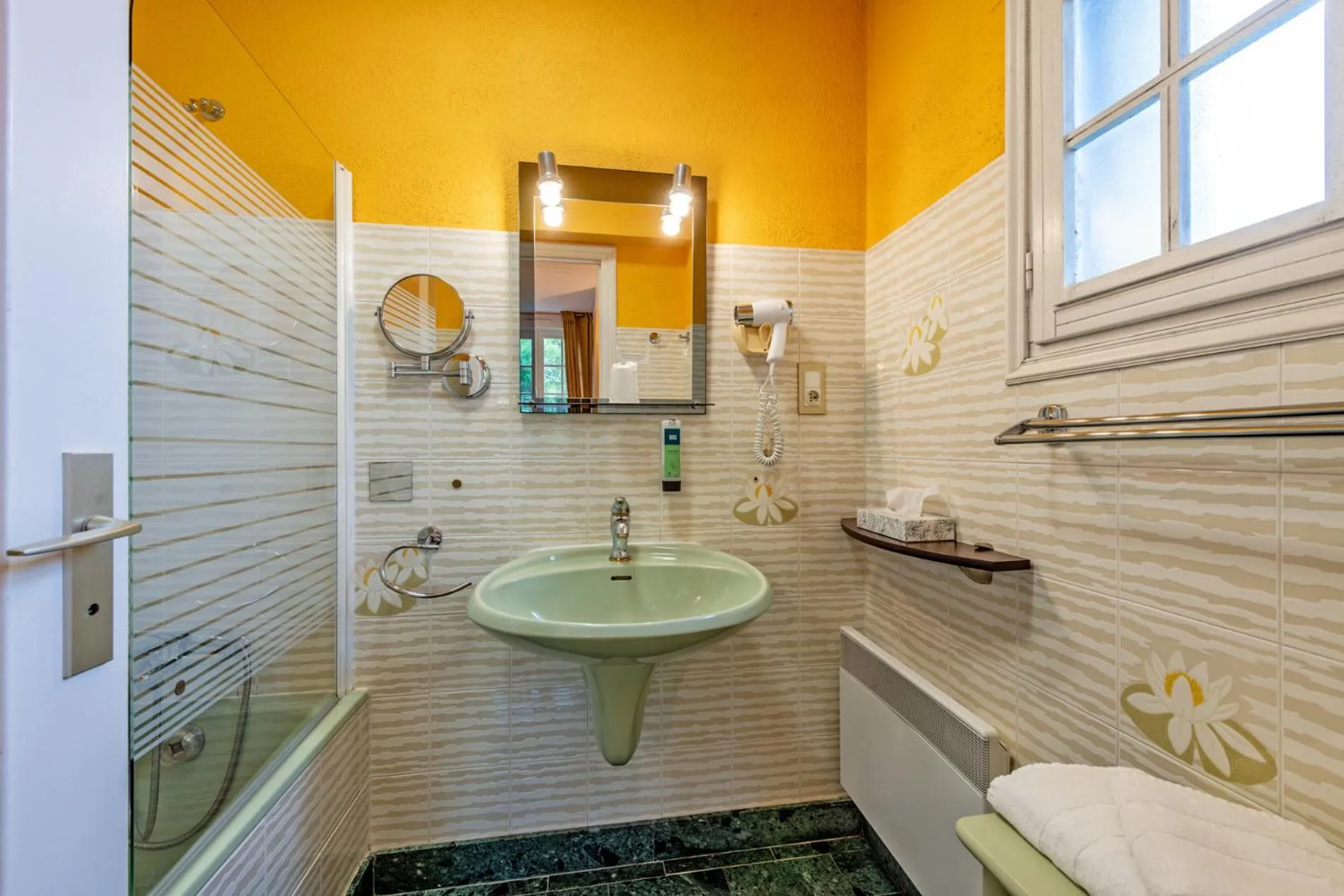 Logis Hotel De La Corniche