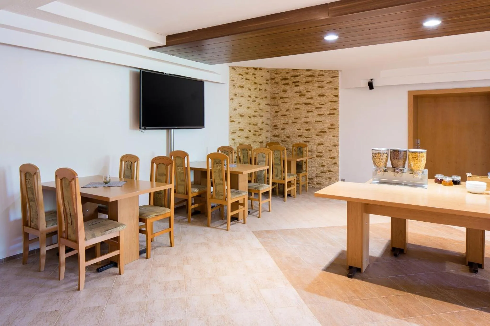 Communal lounge/ TV room in Hotel Kobero