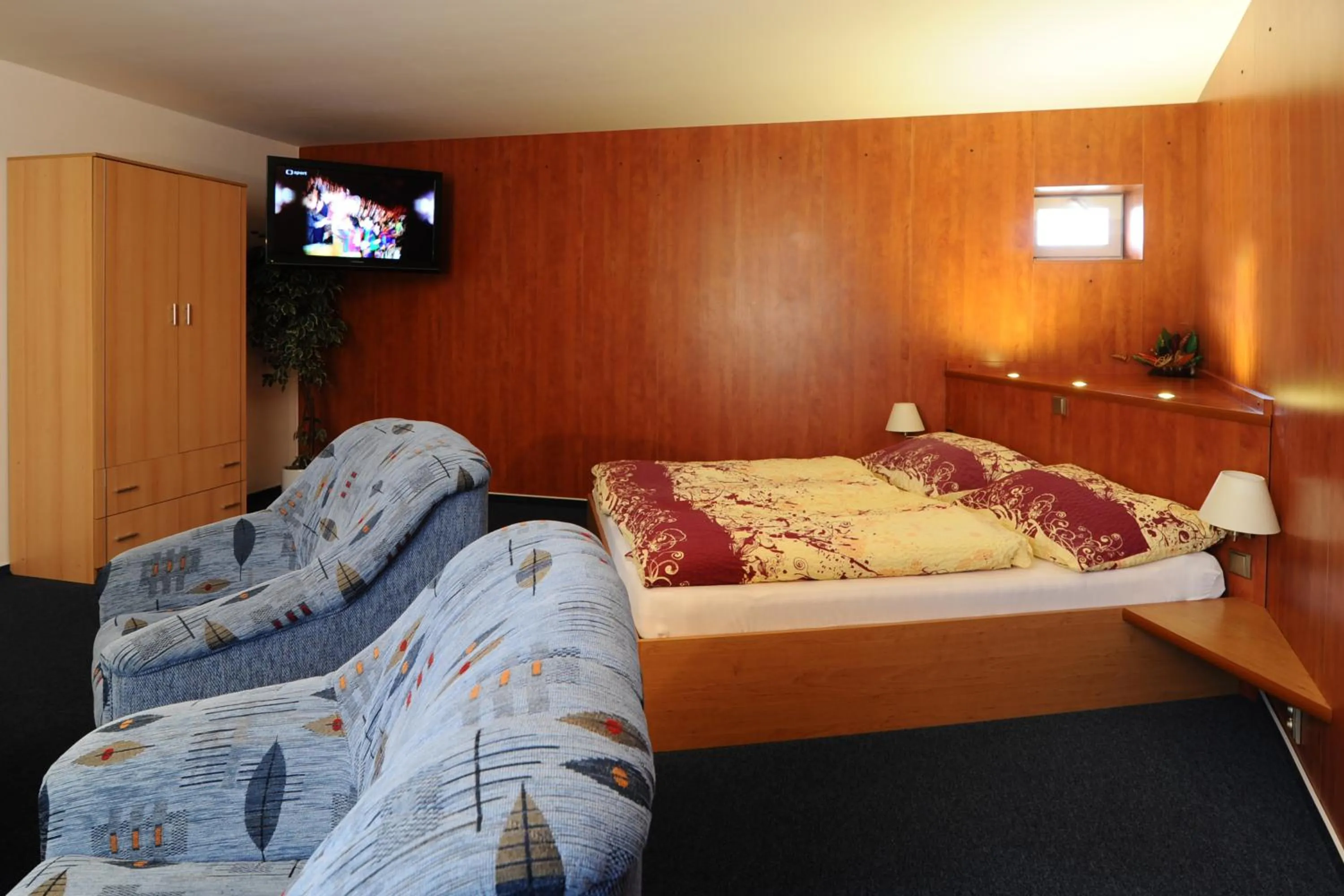 Bedroom, Bed in Hotel Kobero