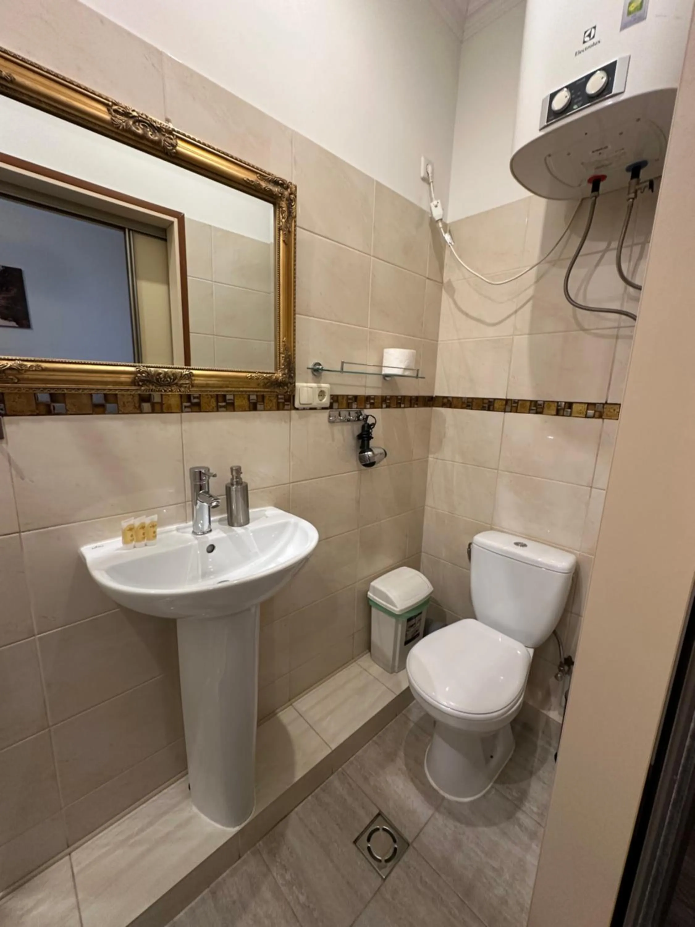 Toilet in Nika Apart hotel