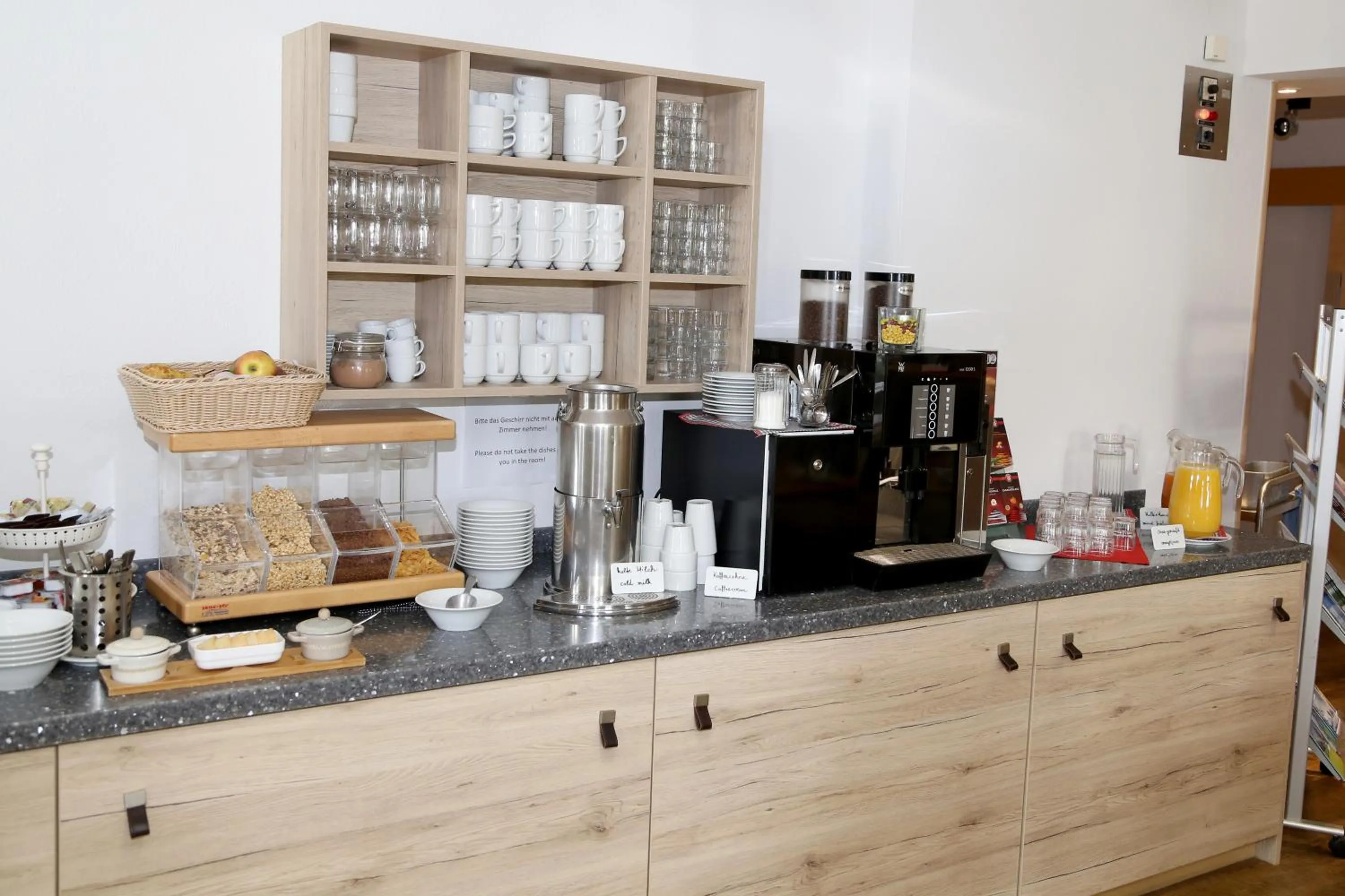 Restaurant/places to eat in Alpenresidenz Buchenhöhe