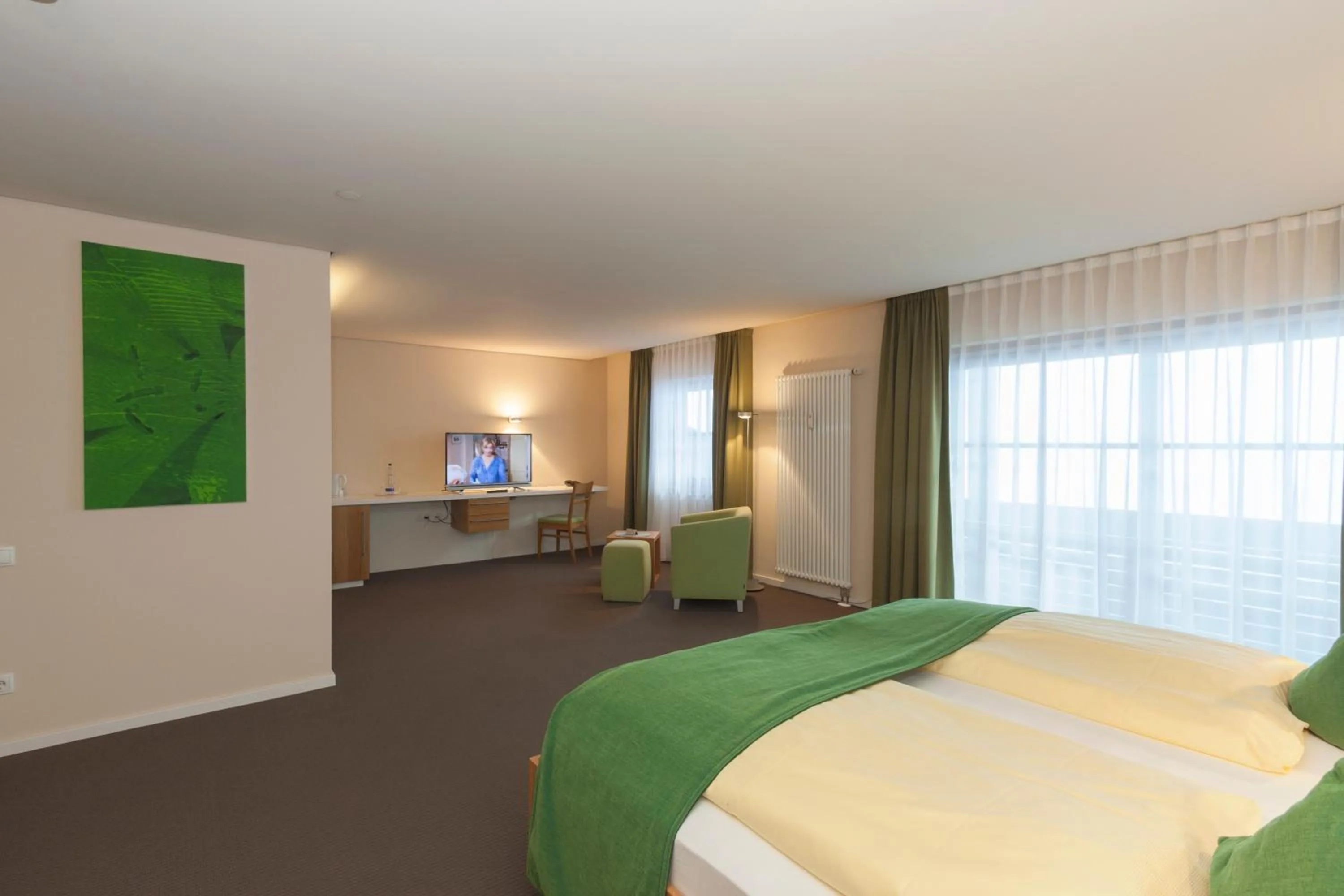 TV and multimedia, Bed in Alpenresidenz Buchenhöhe