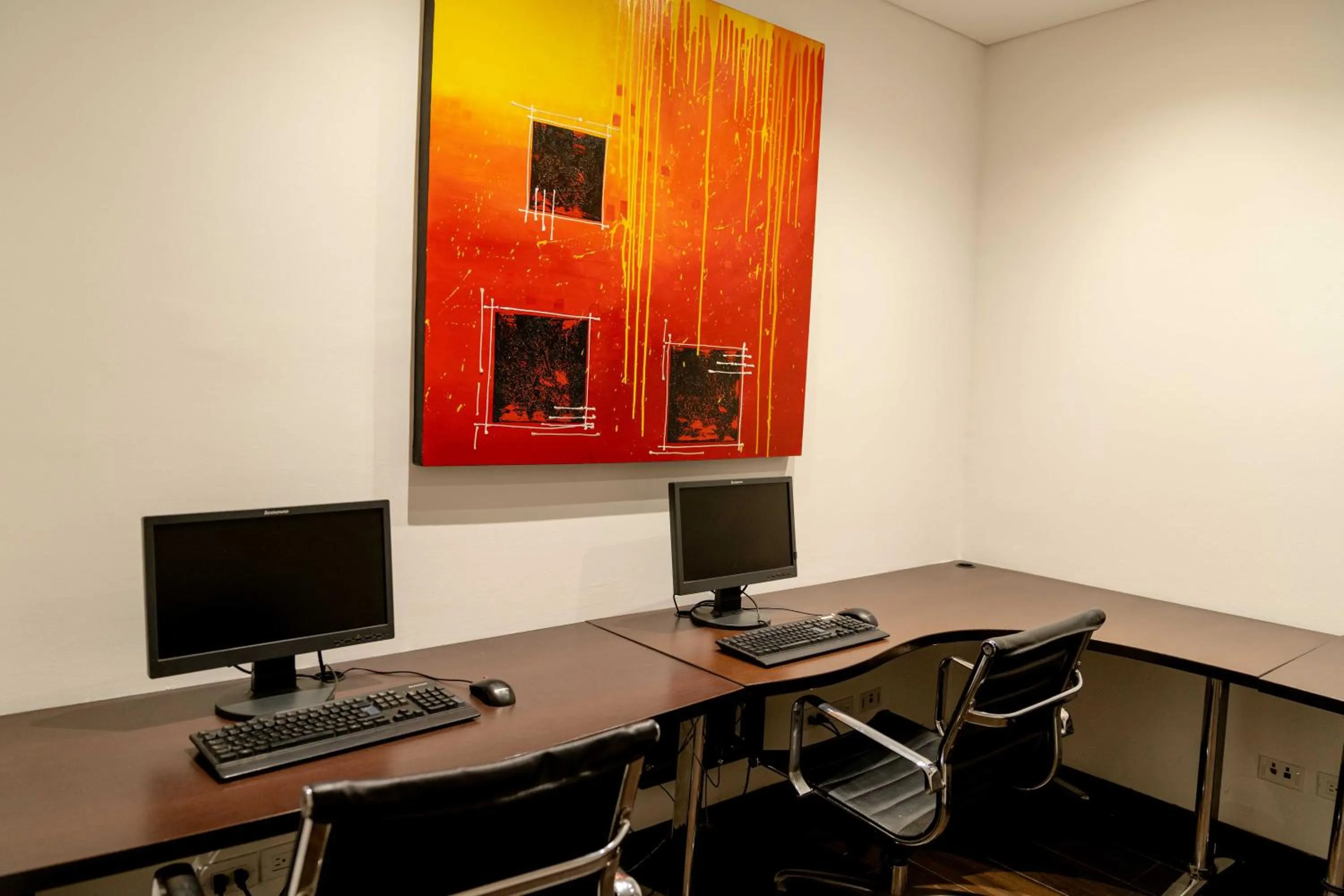 Business facilities in Hotel 101 Park House