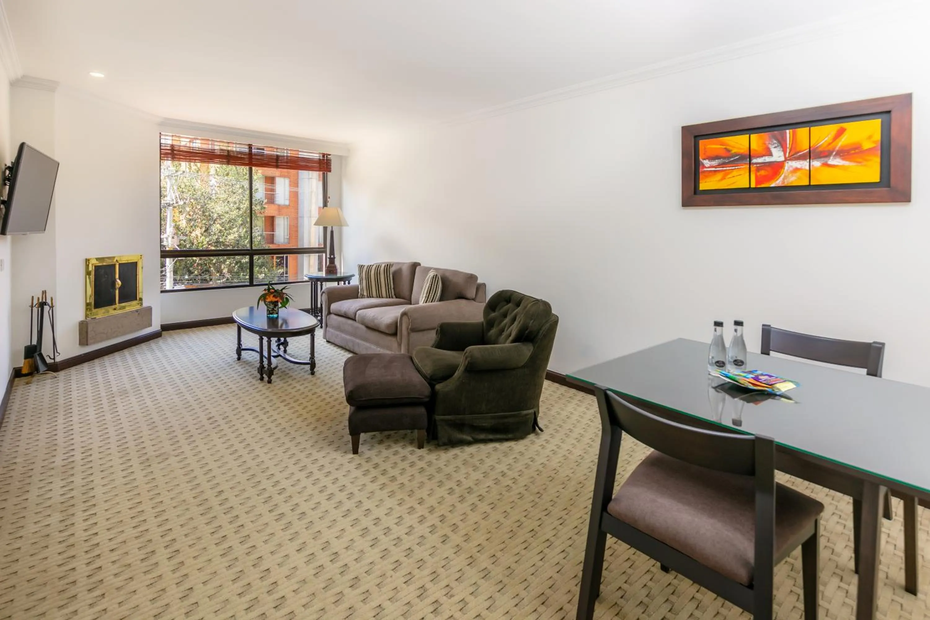 TV and multimedia in Hotel 101 Park House