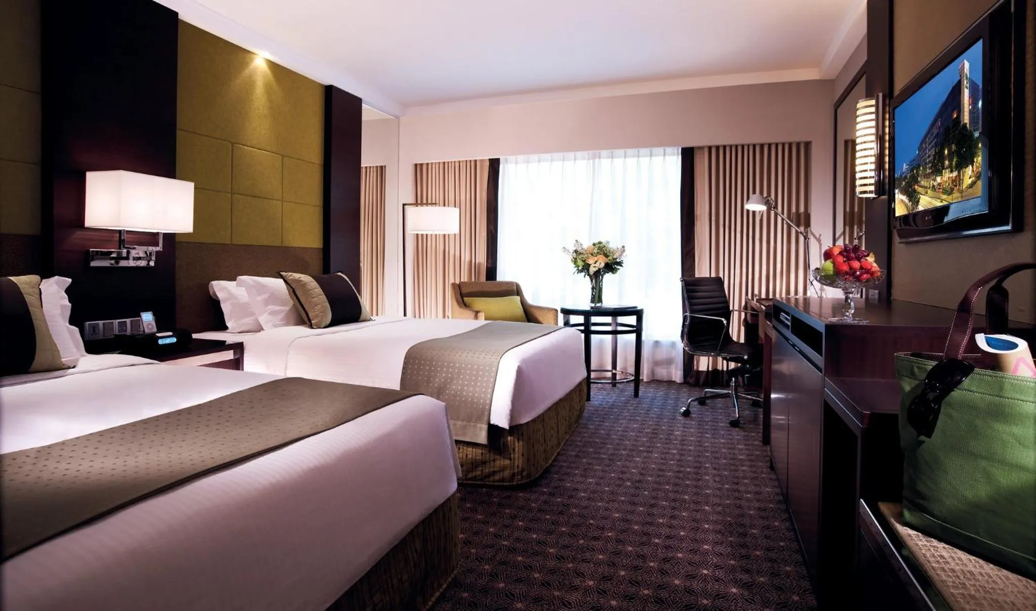 Photo of the whole room, Bed in Holiday Inn Singapore Orchard City Centre by IHG
