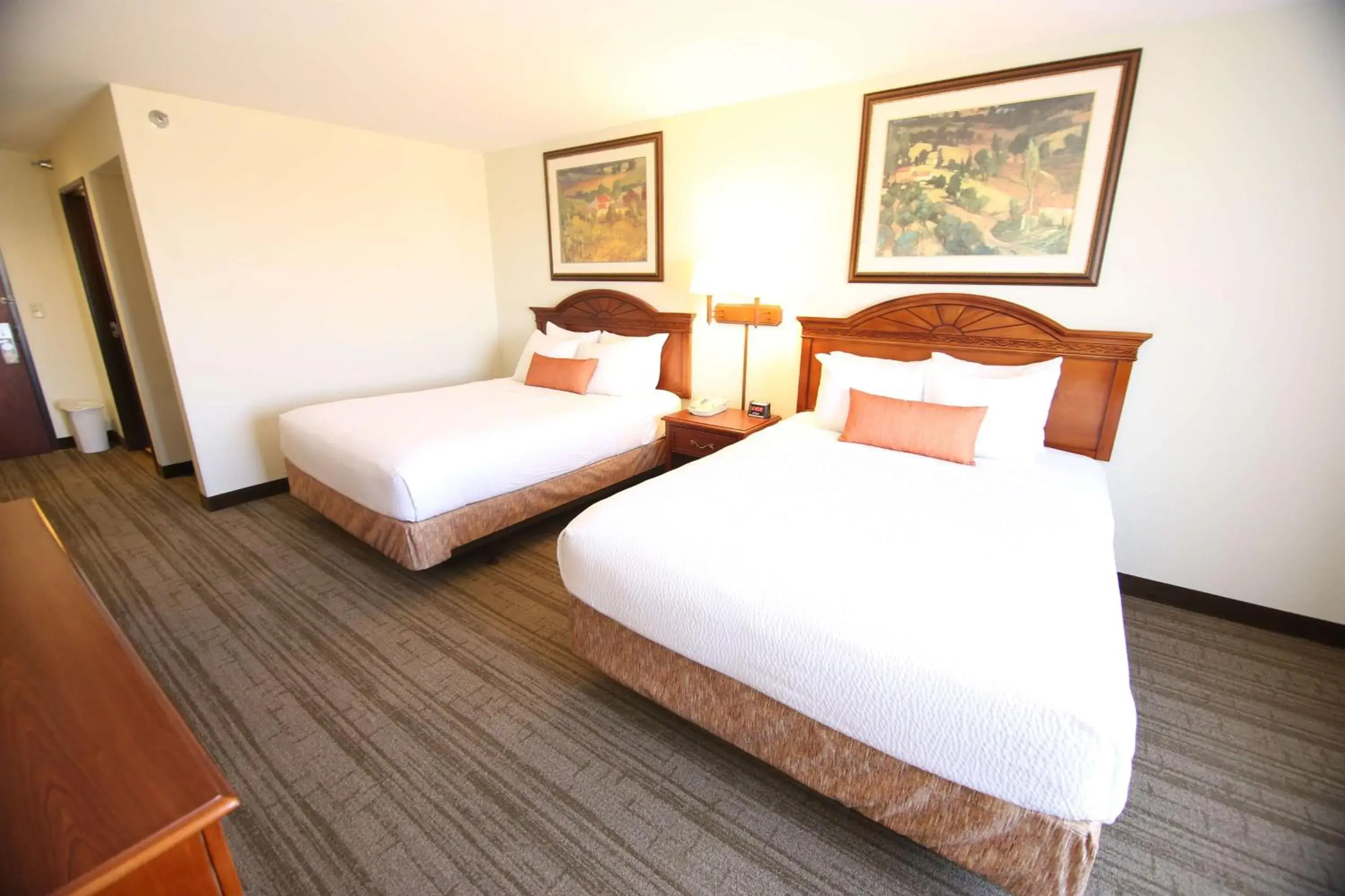 Queen Room with Two Queen Beds in Crown Pointe Lodge; BW Signature Collection Queen Room with Two Queen Beds in Crown Pointe Lodge; BW Signature Collection