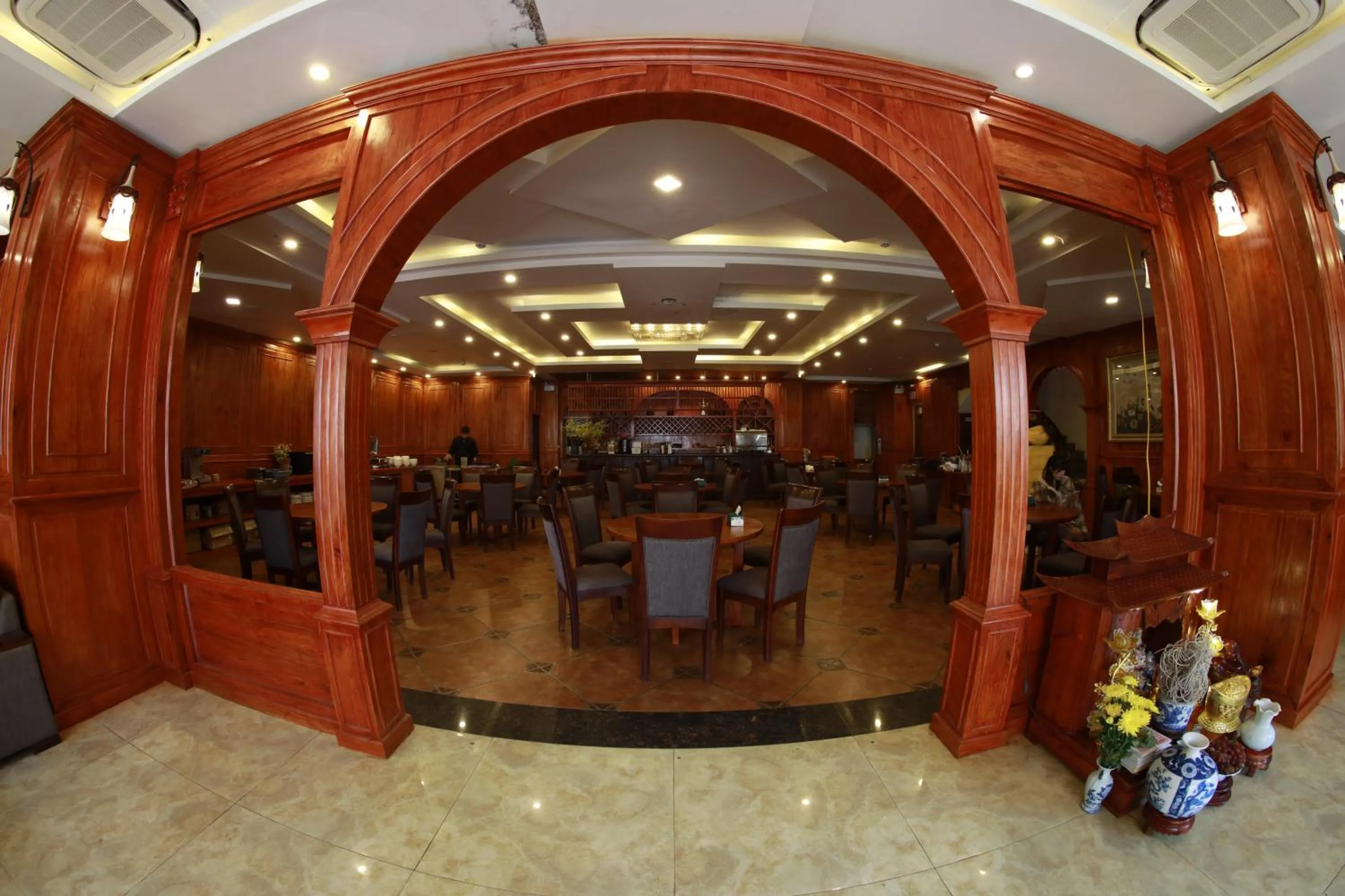 Restaurant/places to eat in Delta Sapa Hotel - Old Quarter Center