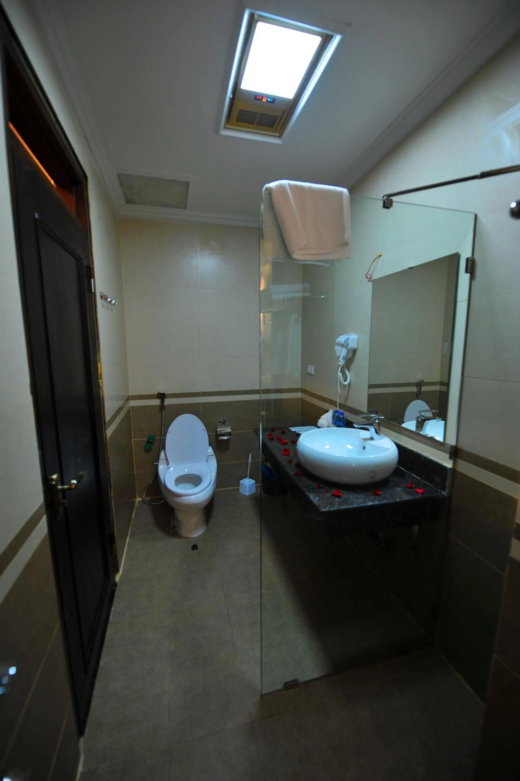 Bathroom in Delta Sapa Hotel - Old Quarter Center