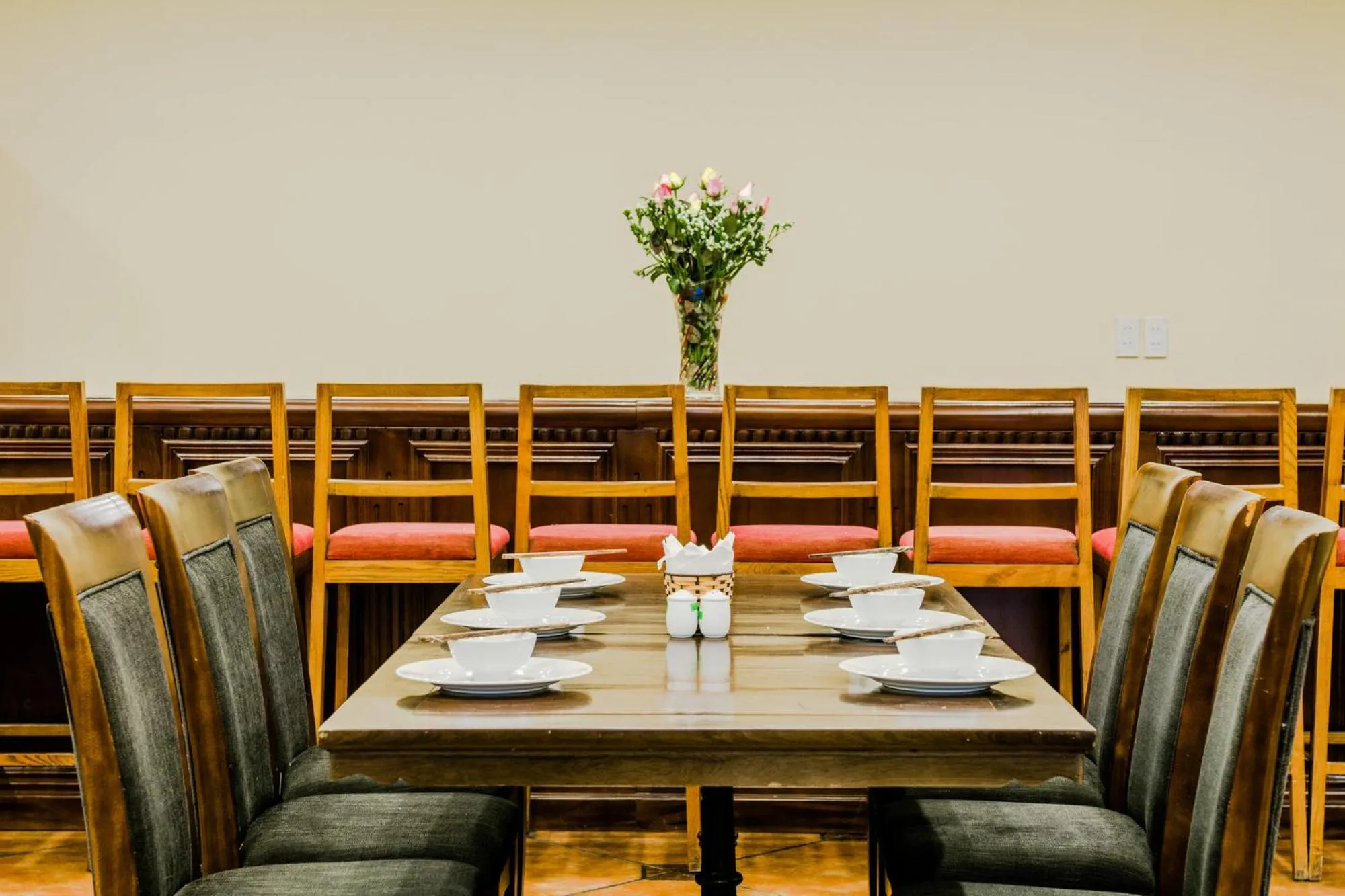 Restaurant/places to eat in Delta Sapa Hotel - Old Quarter Center