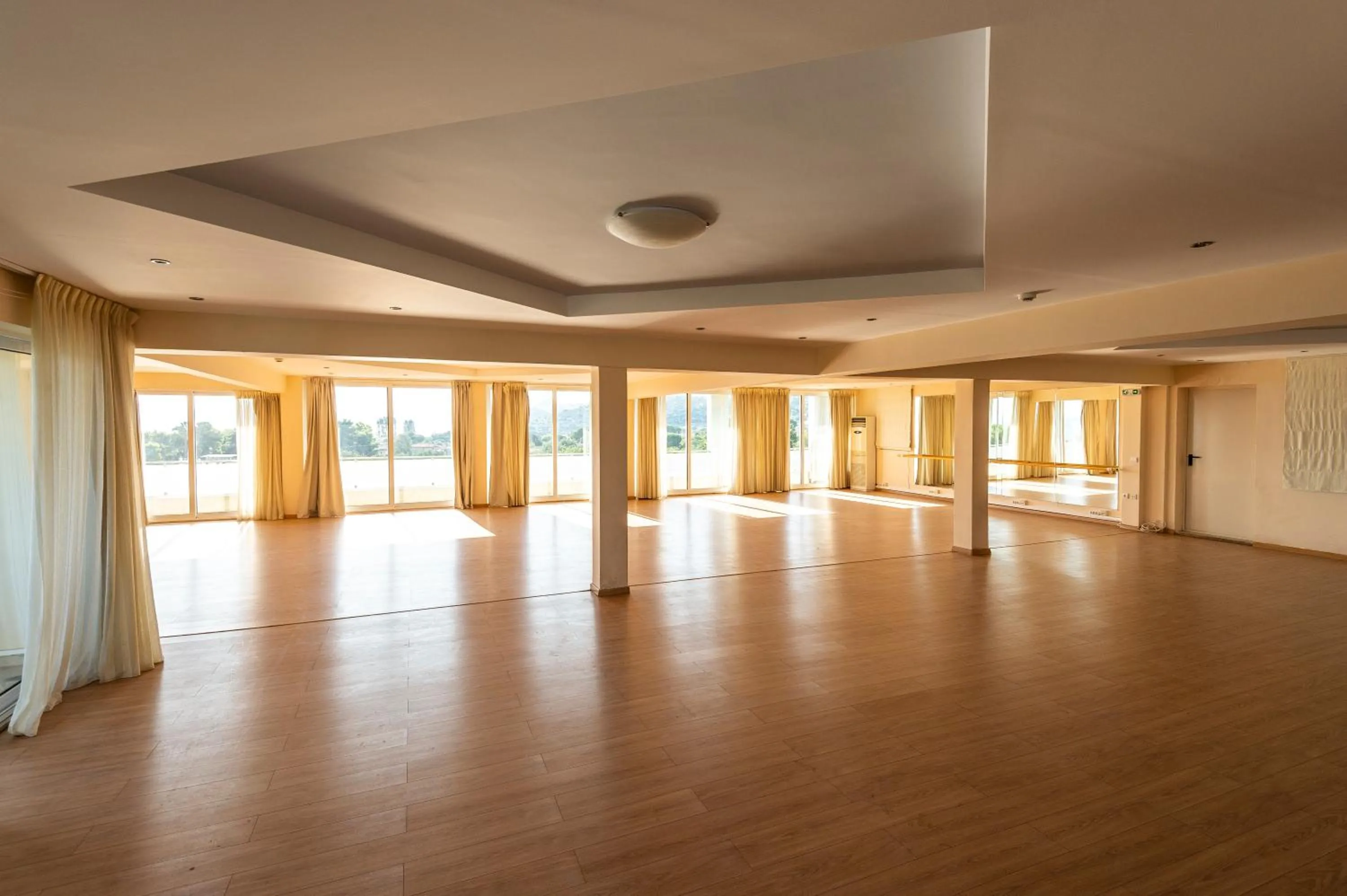 Dolphin Resort & Conference