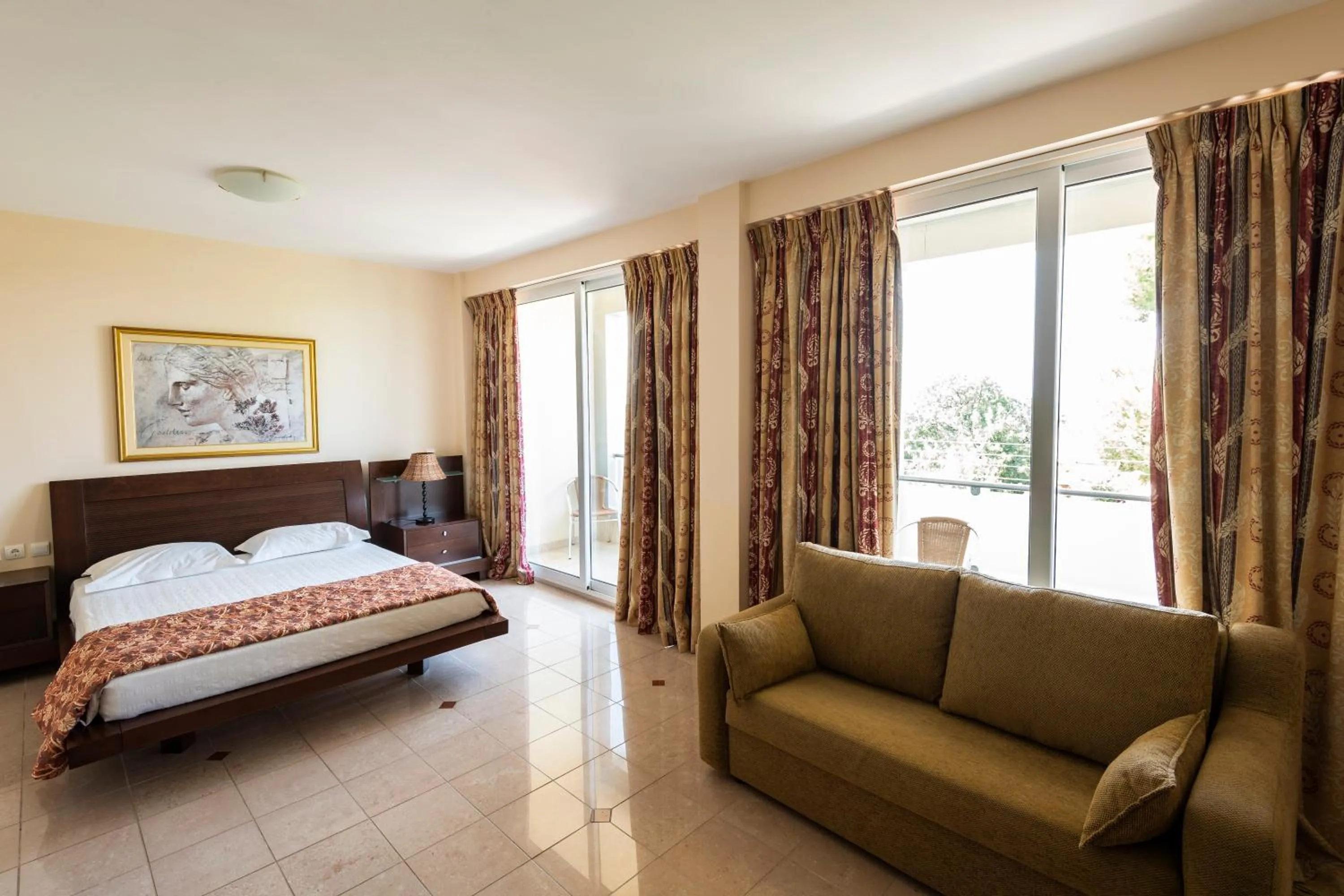 Sea view, Bed in Dolphin Resort & Conference