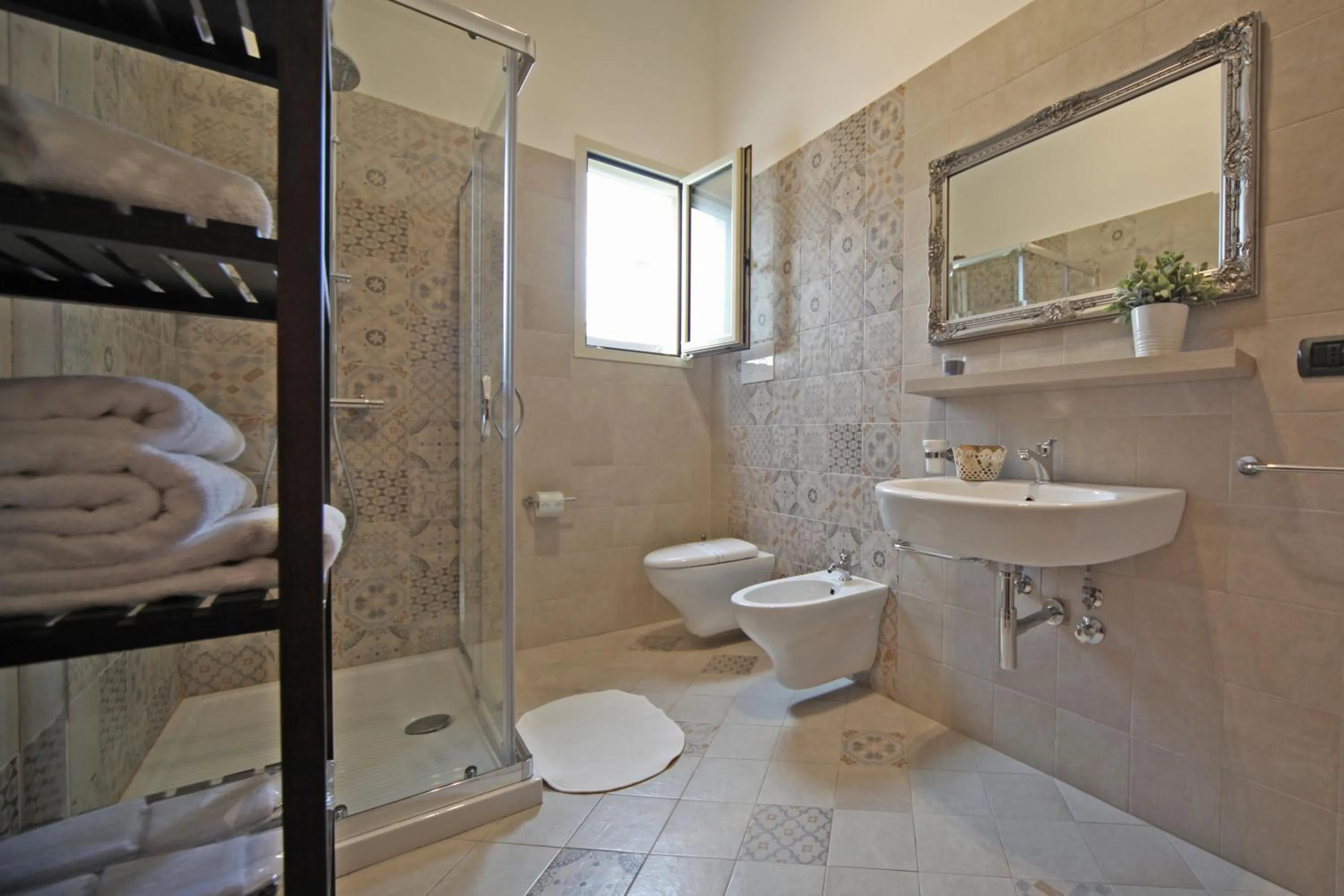 Bathroom in La Buona Creanza by Jdvacanze