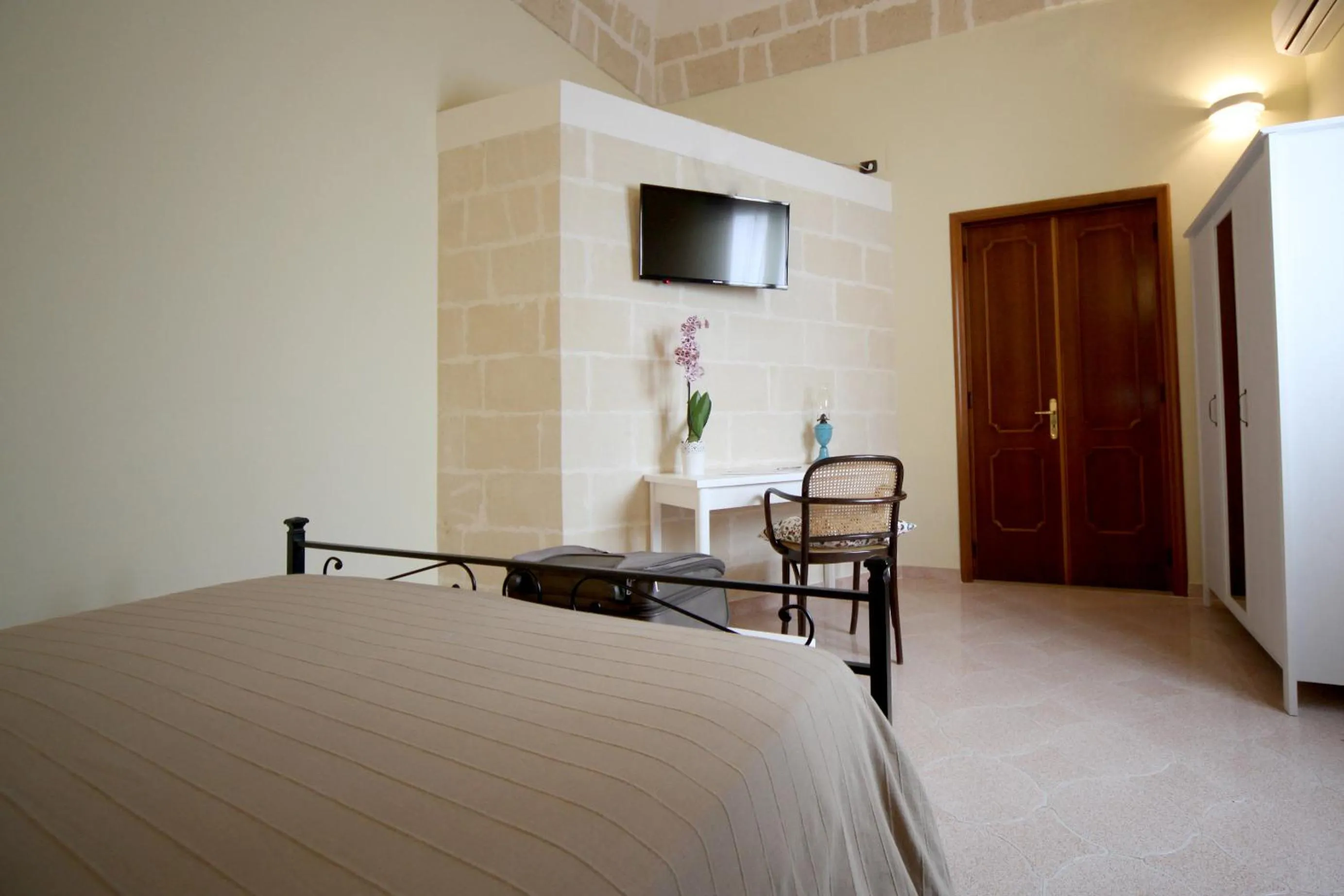 Photo of the whole room, Bed in La Buona Creanza by Jdvacanze