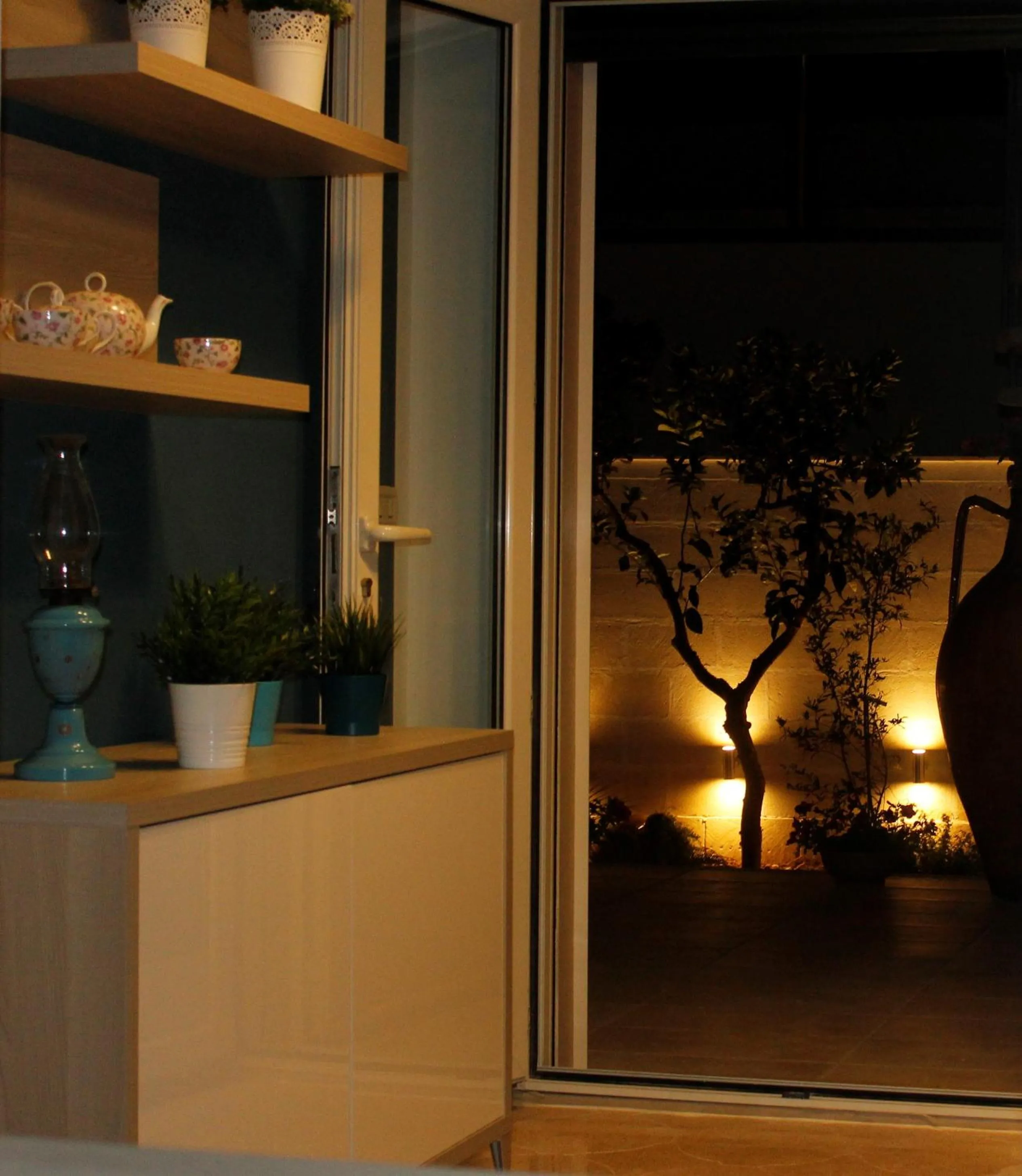 Night in La Buona Creanza by Jdvacanze