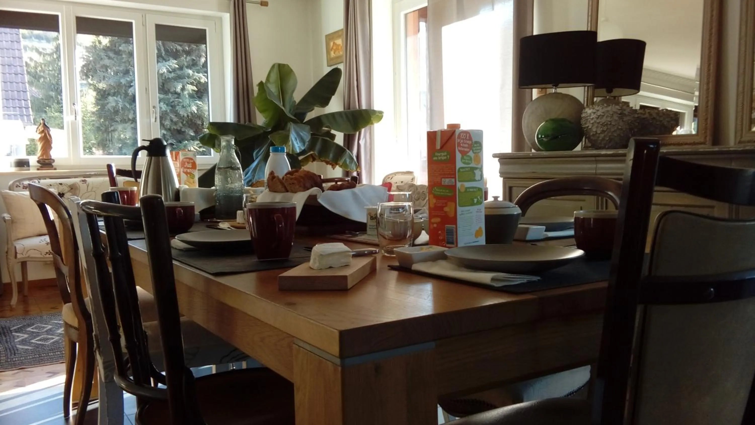 Continental breakfast in Marcia Donatti - A l'Ombre des Coteaux Sao Paulo