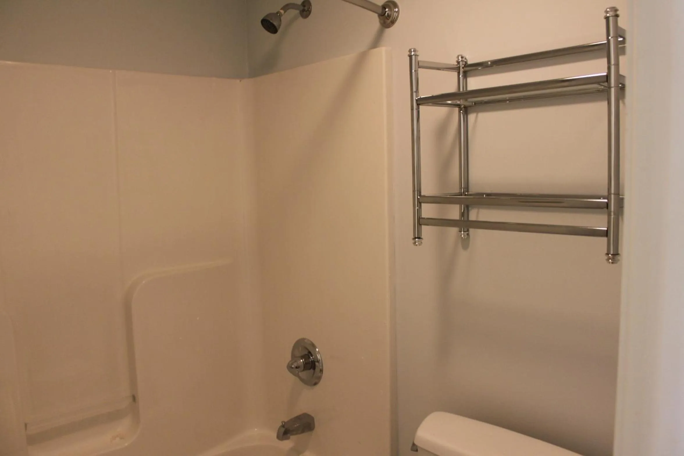 Shower in Knights Inn Indianapolis