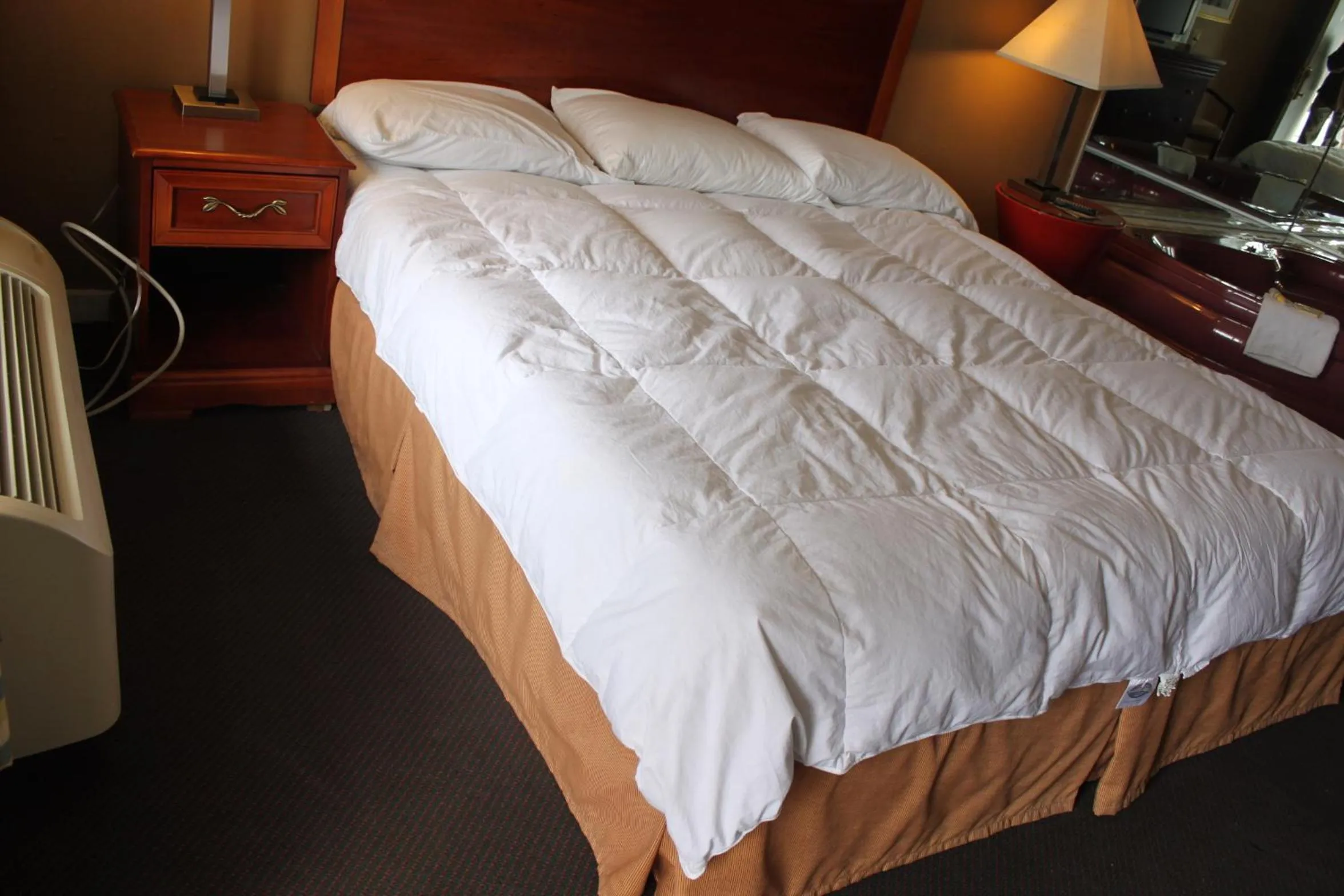 Bed in Knights Inn Indianapolis